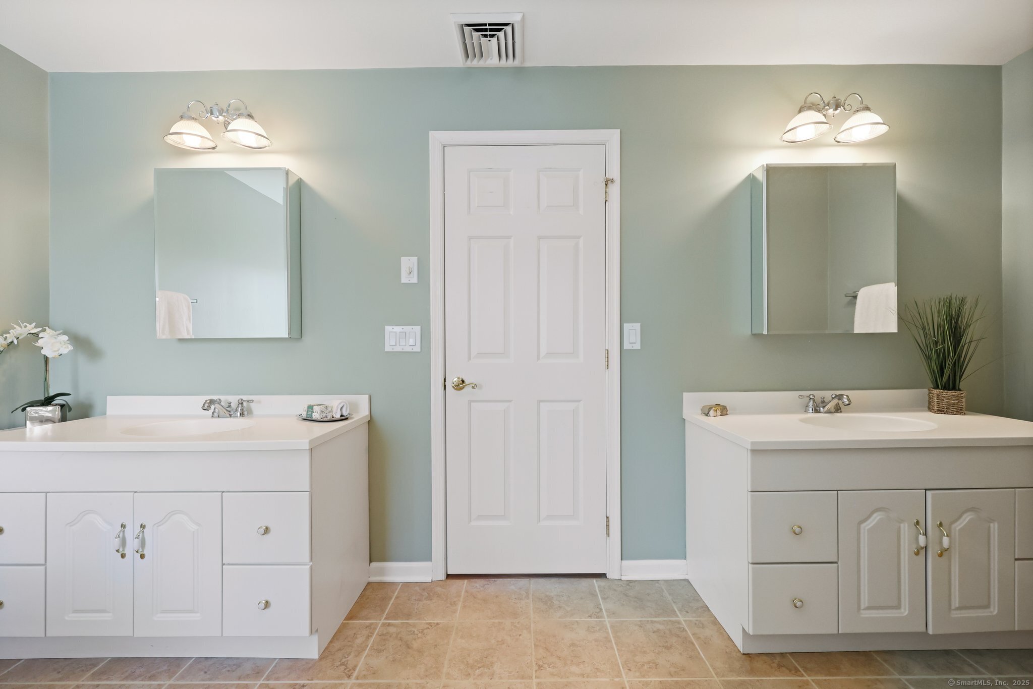 179 Sterling, Fairfield, Connecticut 06825