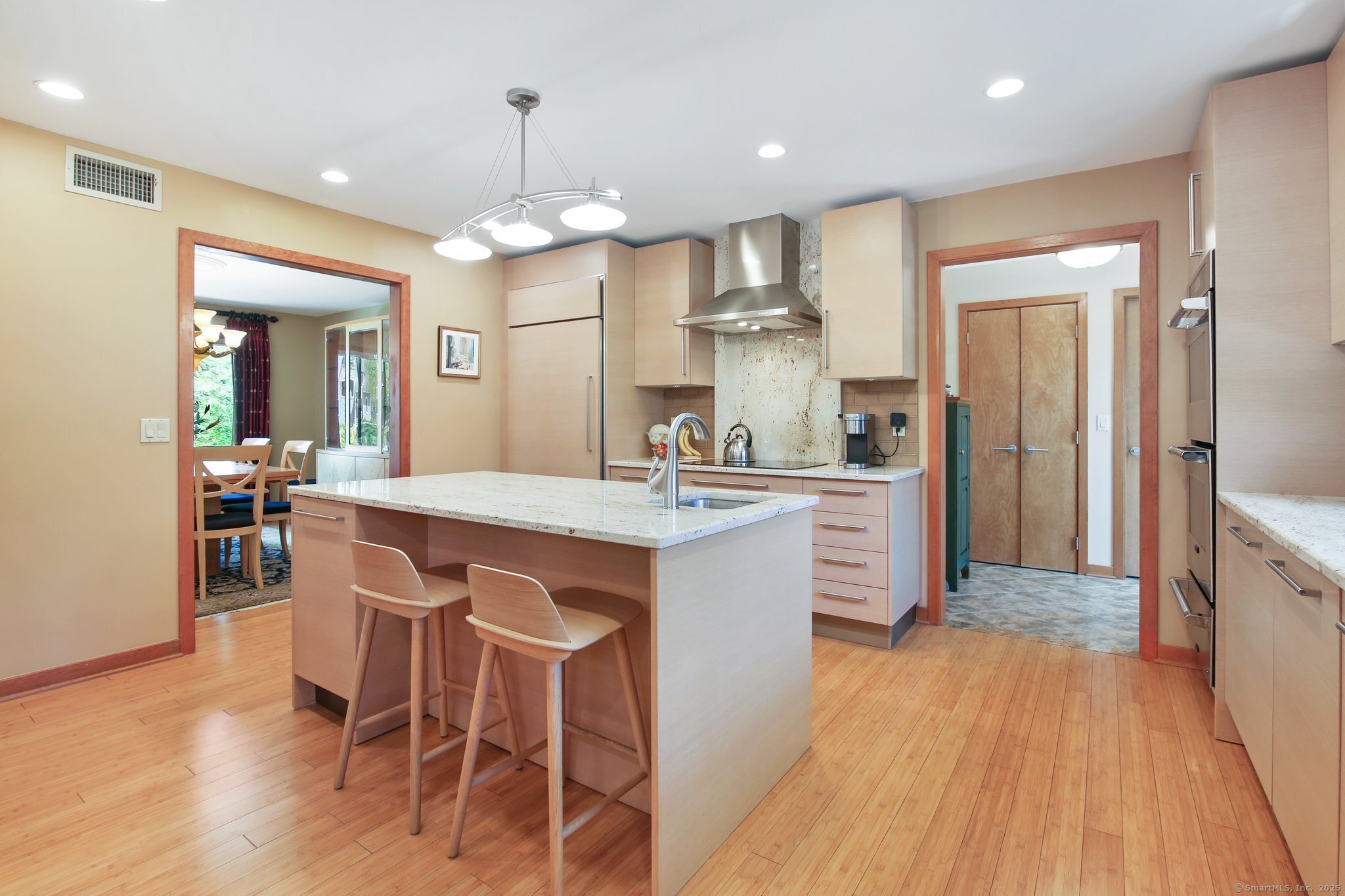 10 Ridge, Stamford, Connecticut 06903