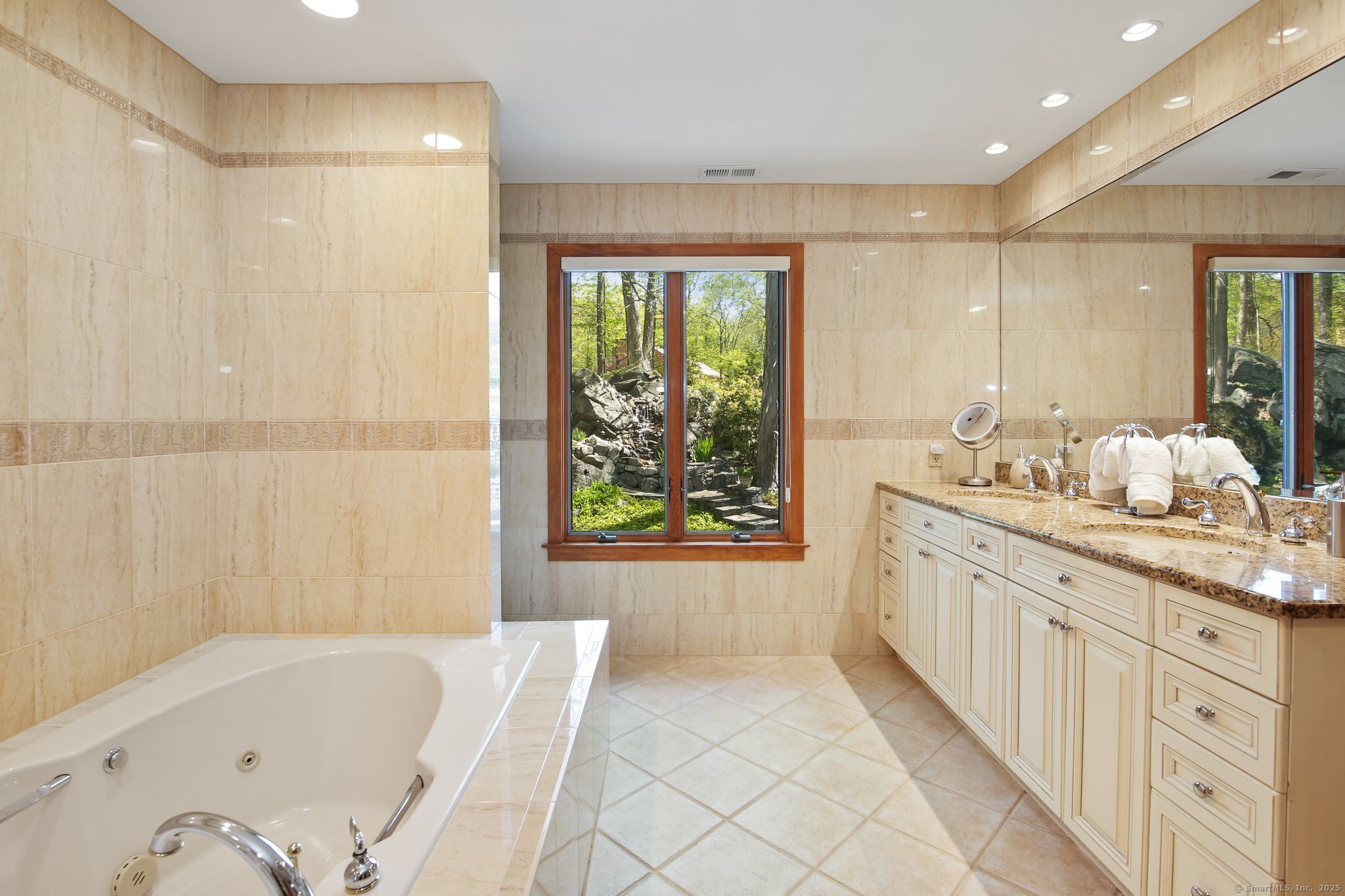 10 Ridge, Stamford, Connecticut 06903