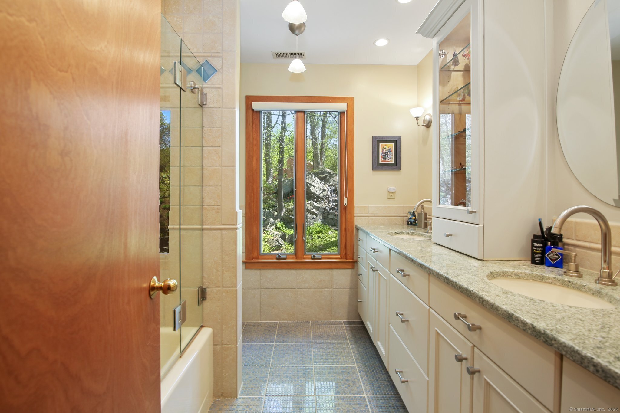 10 Ridge, Stamford, Connecticut 06903
