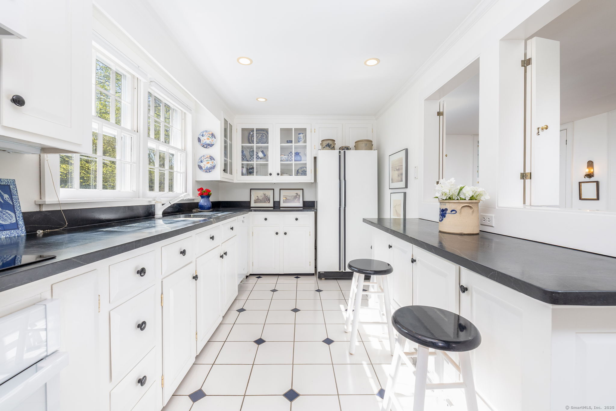 24 Dings, New Hartford, Connecticut 06057