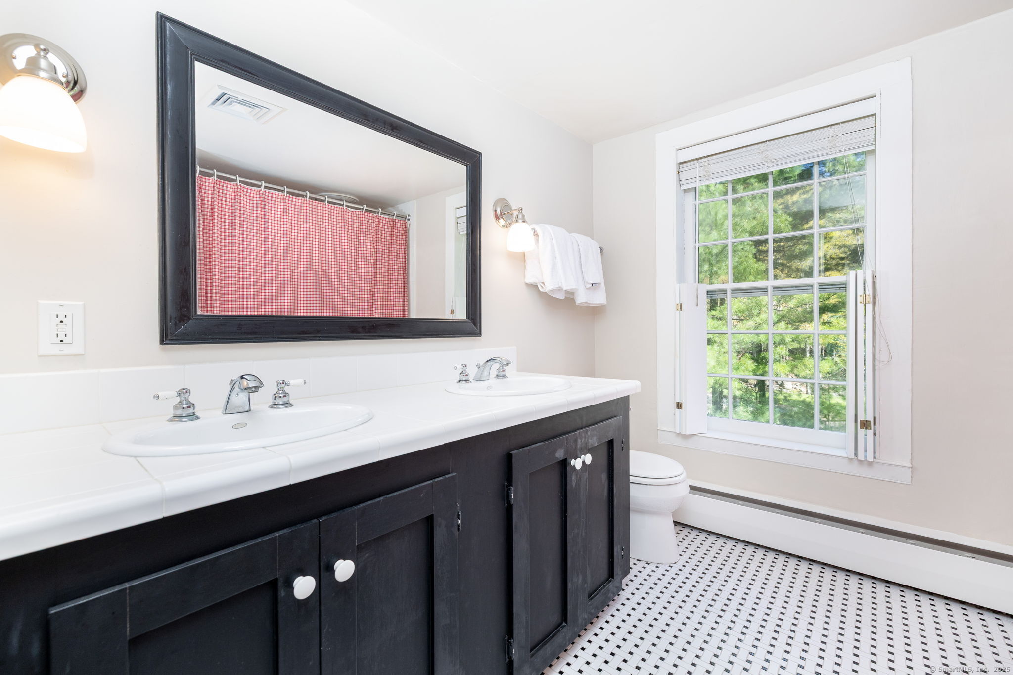 24 Dings, New Hartford, Connecticut 06057
