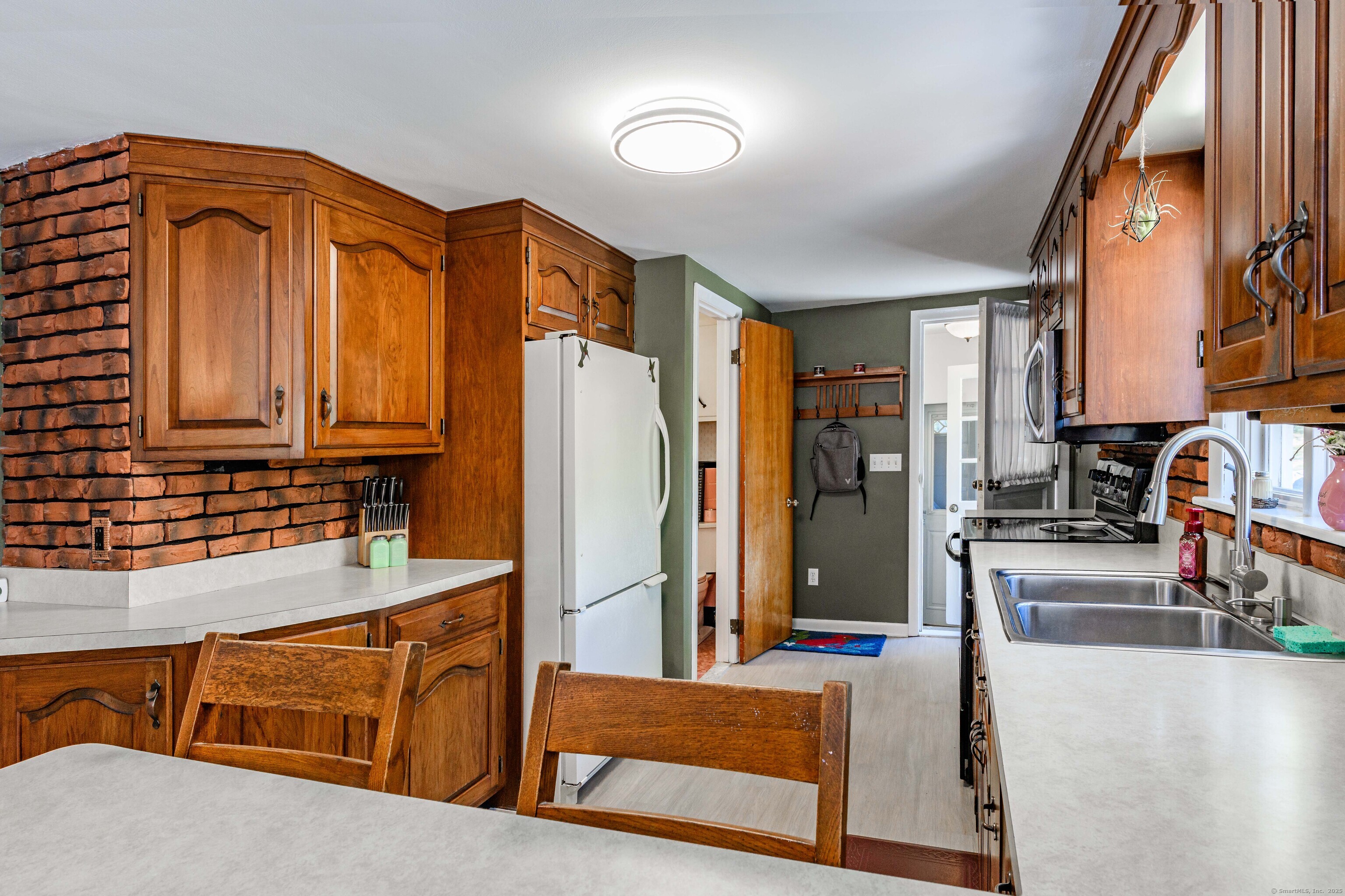 97 Doolittle, Bethany, Connecticut 06524
