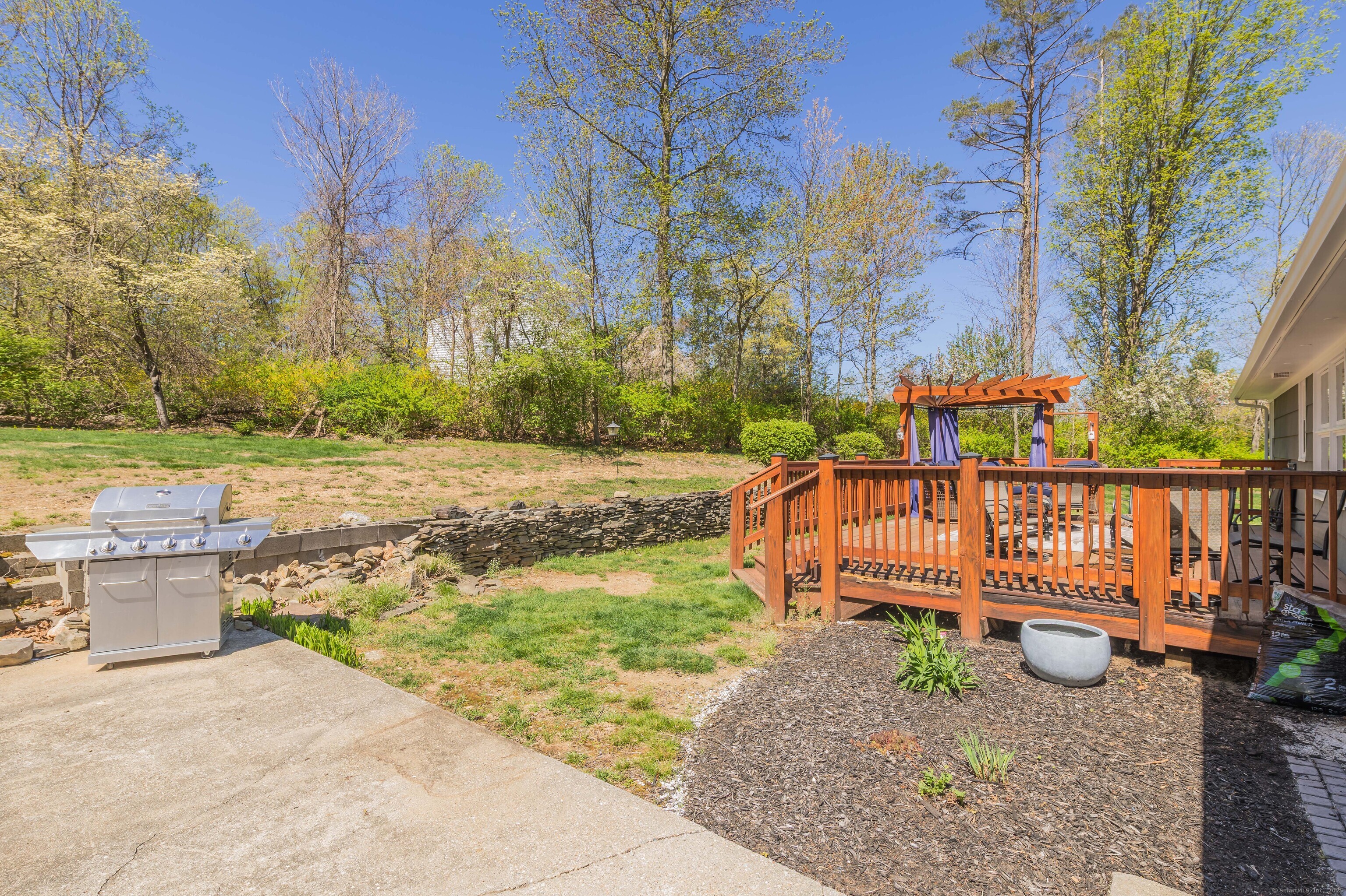 97 Doolittle, Bethany, Connecticut 06524