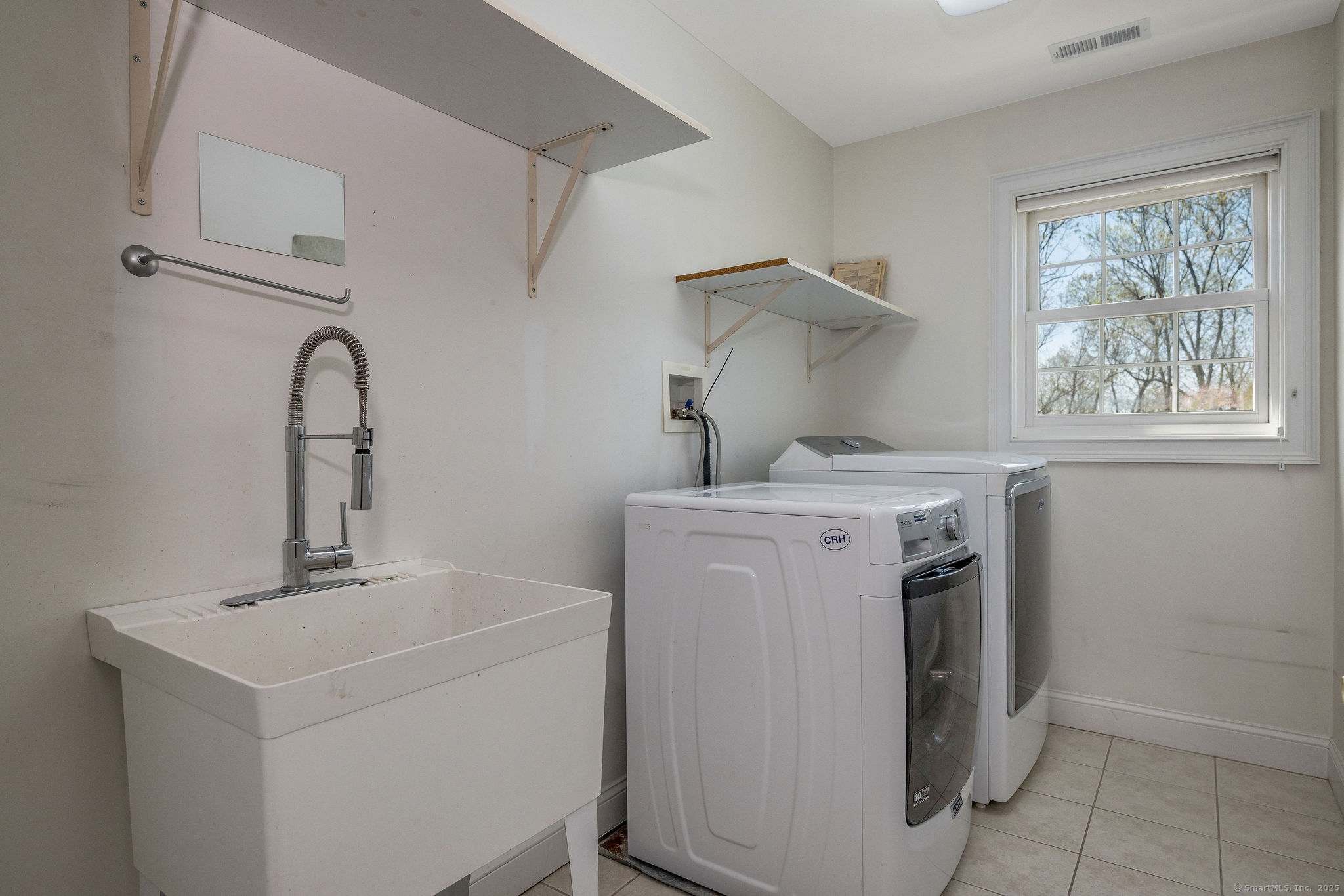 48 Landons, Guilford, Connecticut 06437