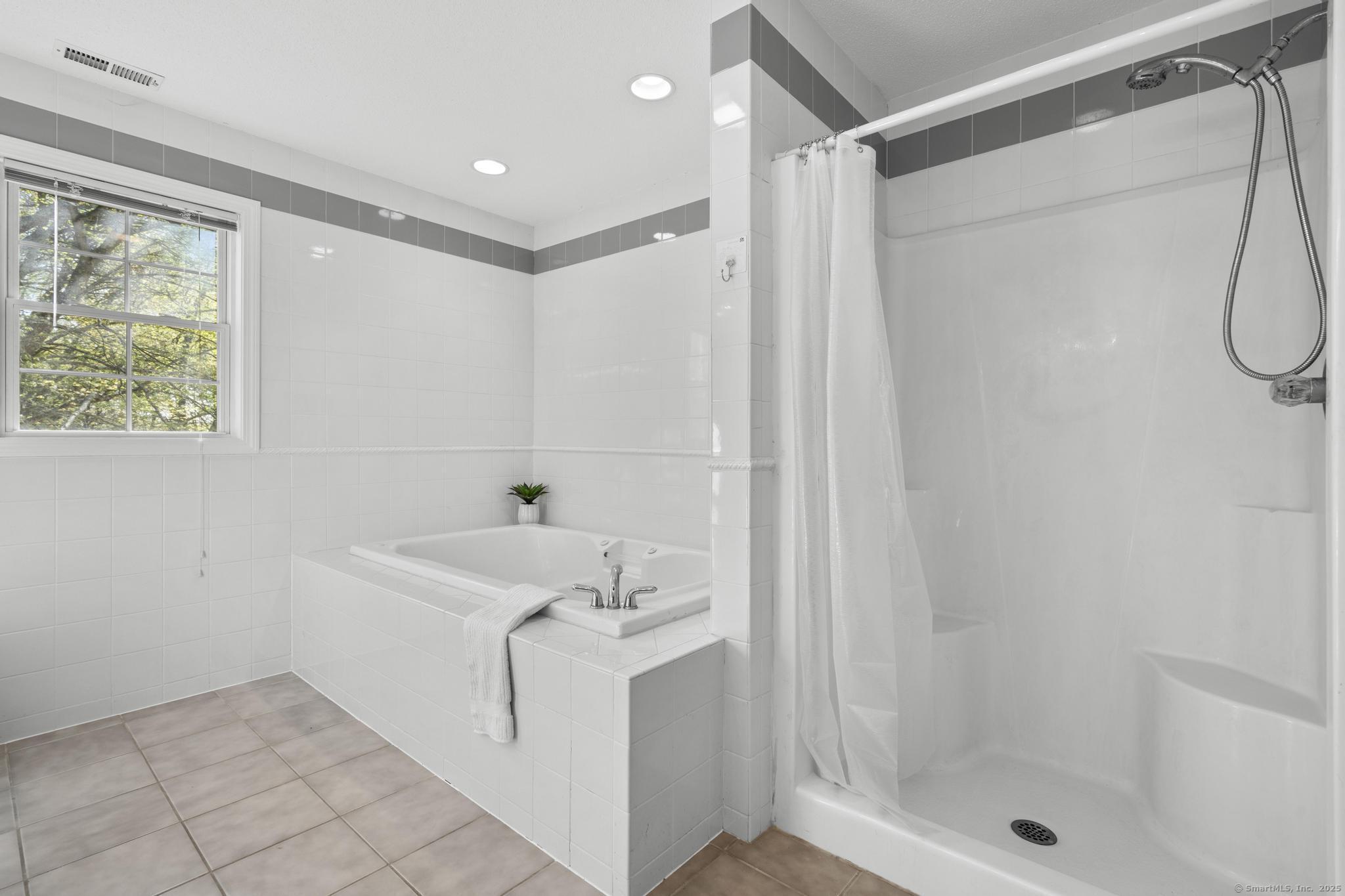 6 Old Farm, Woodbridge, Connecticut 06525