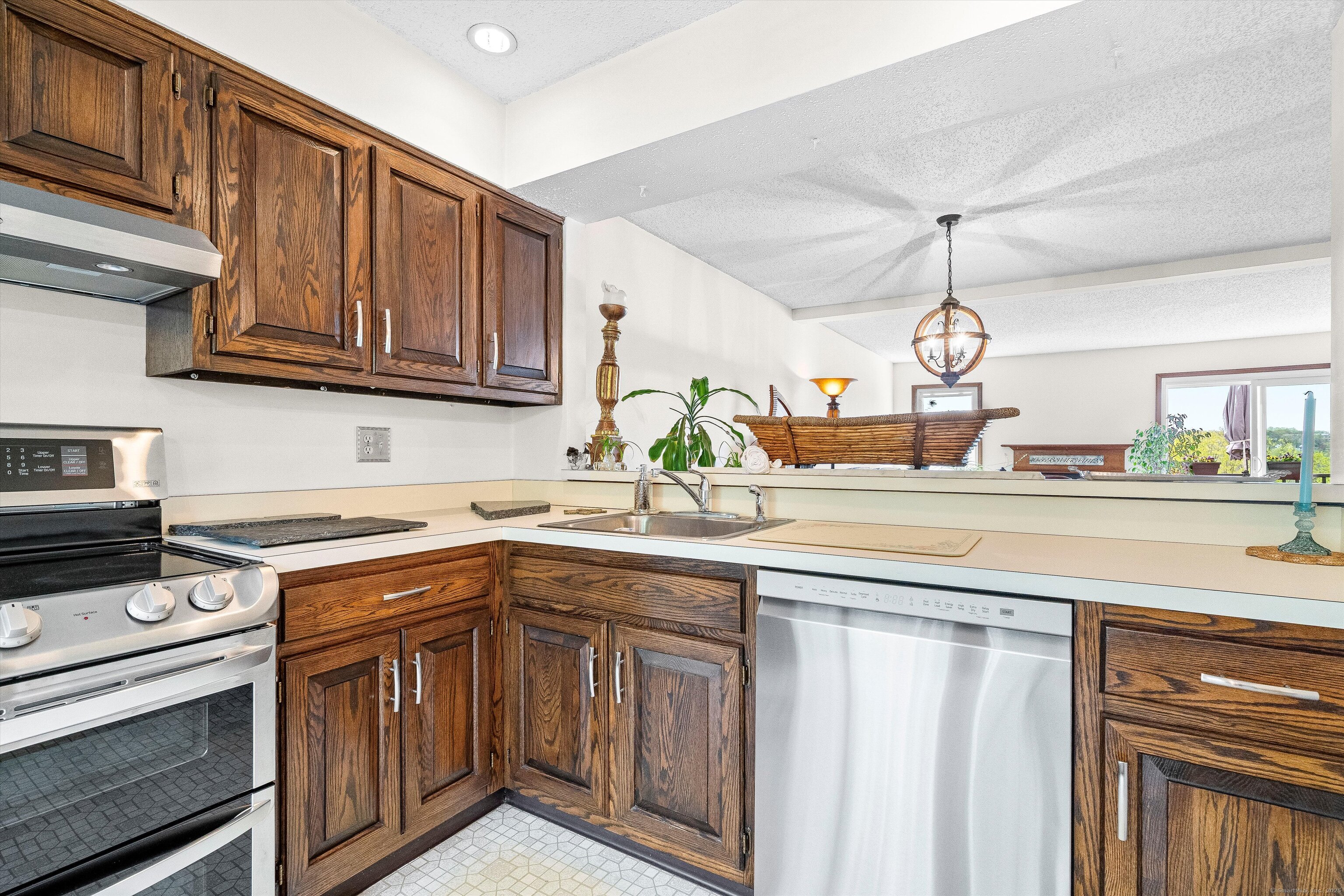 55 Mill Plain, Danbury, Connecticut 06811