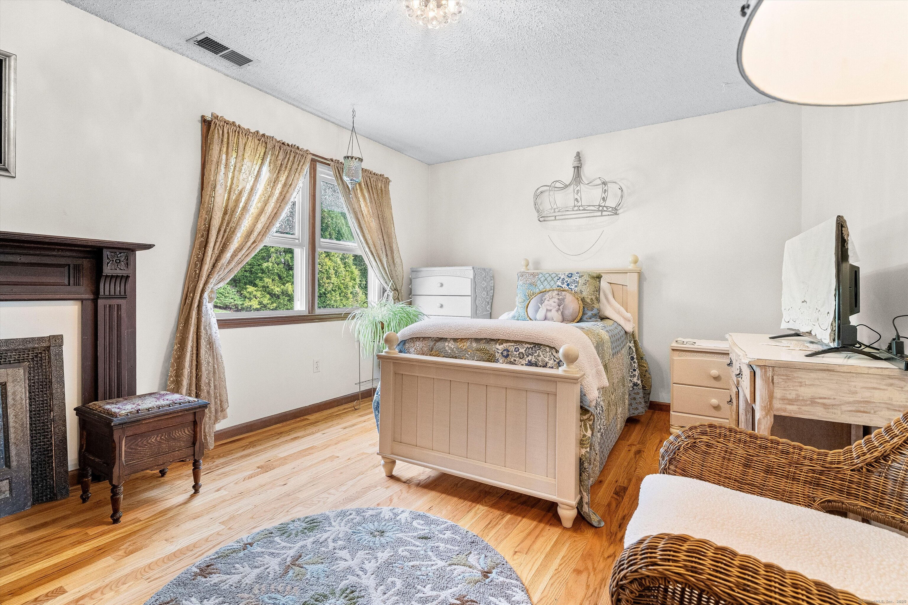 55 Mill Plain, Danbury, Connecticut 06811
