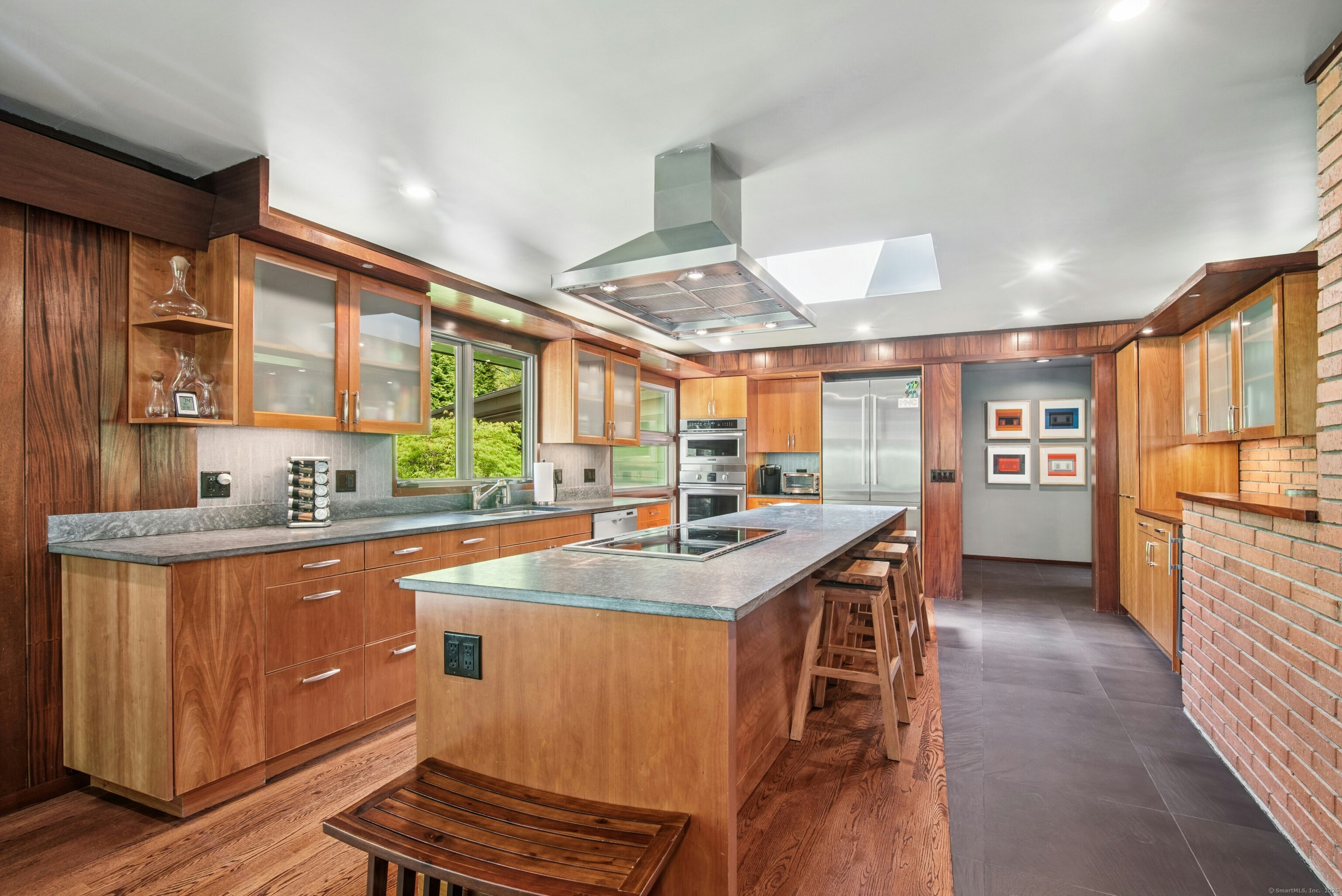 71 Boulderol, Stamford, Connecticut 06903