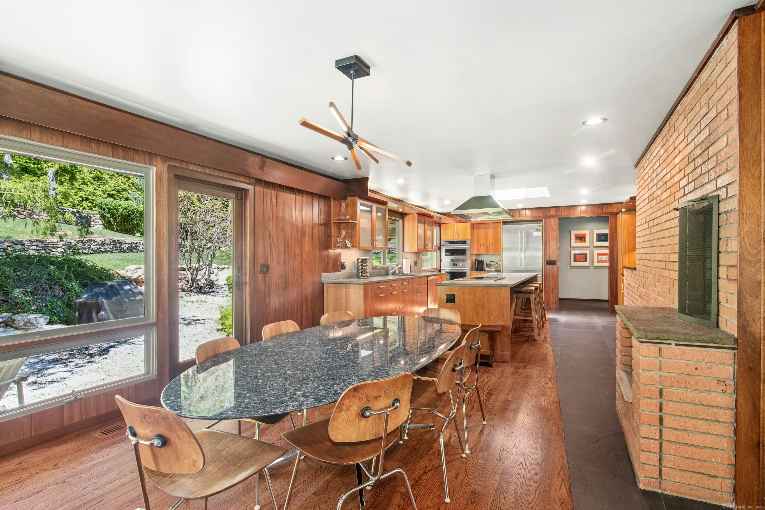 71 Boulderol, Stamford, Connecticut 06903