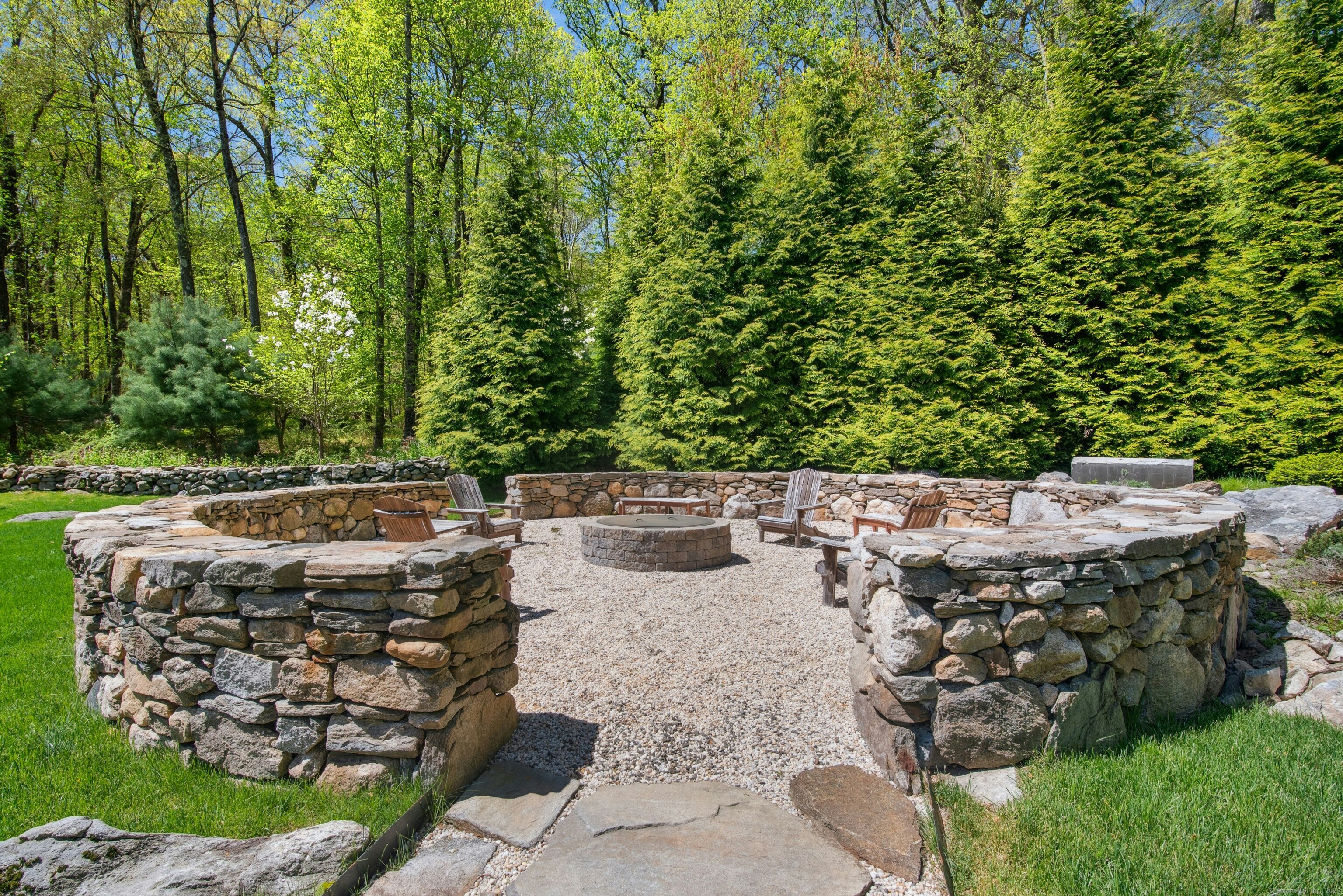 71 Boulderol, Stamford, Connecticut 06903