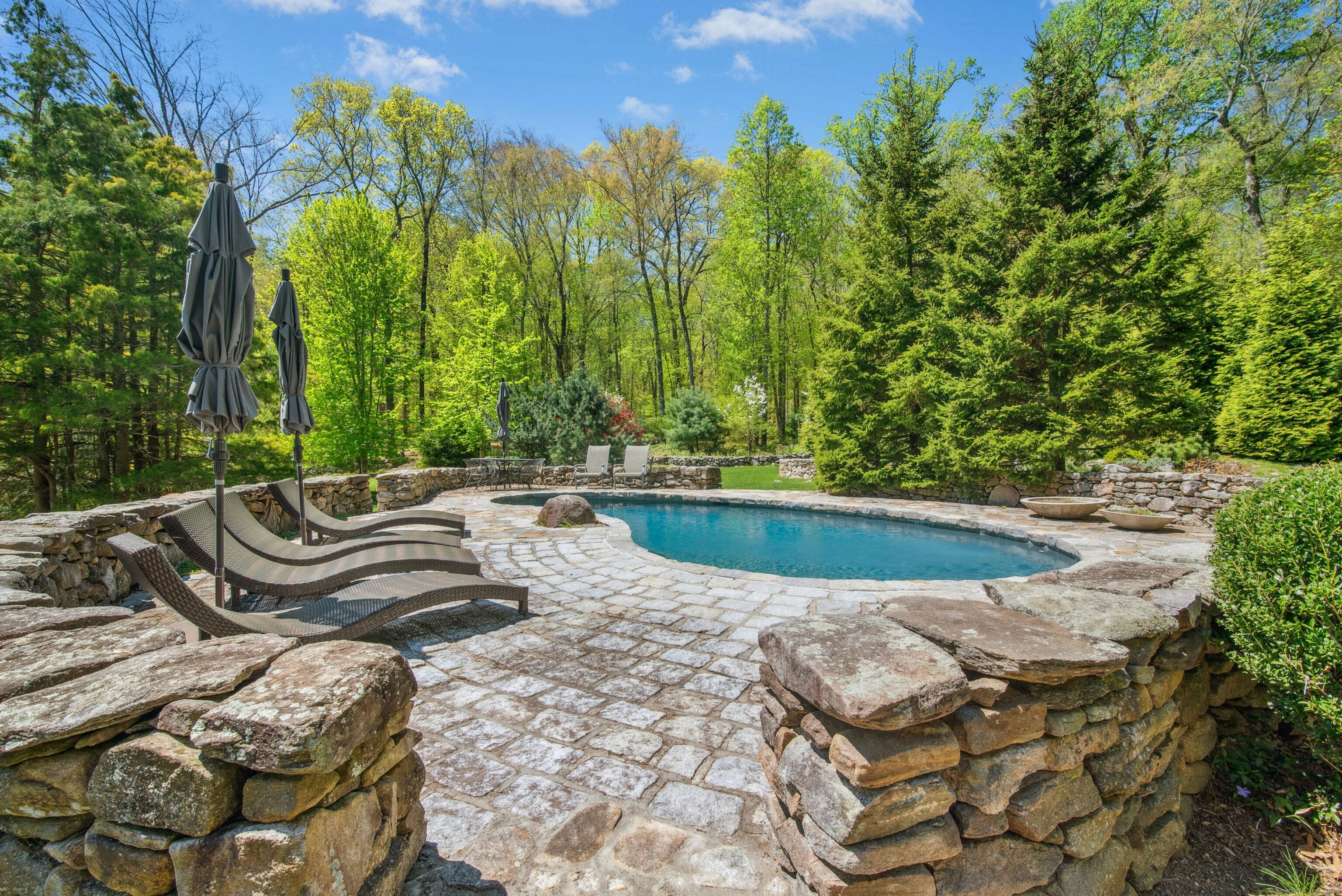 71 Boulderol, Stamford, Connecticut 06903