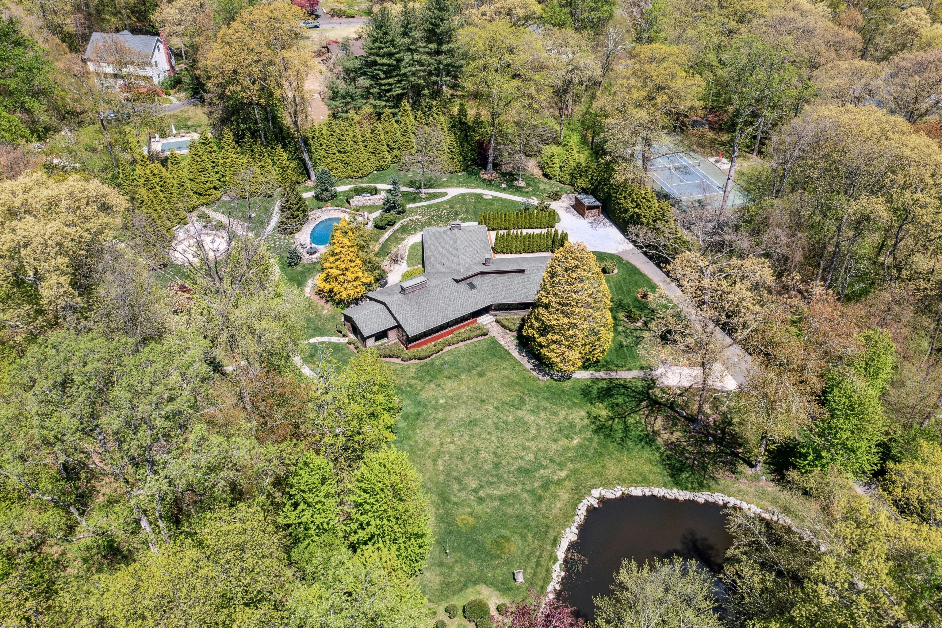 71 Boulderol, Stamford, Connecticut 06903