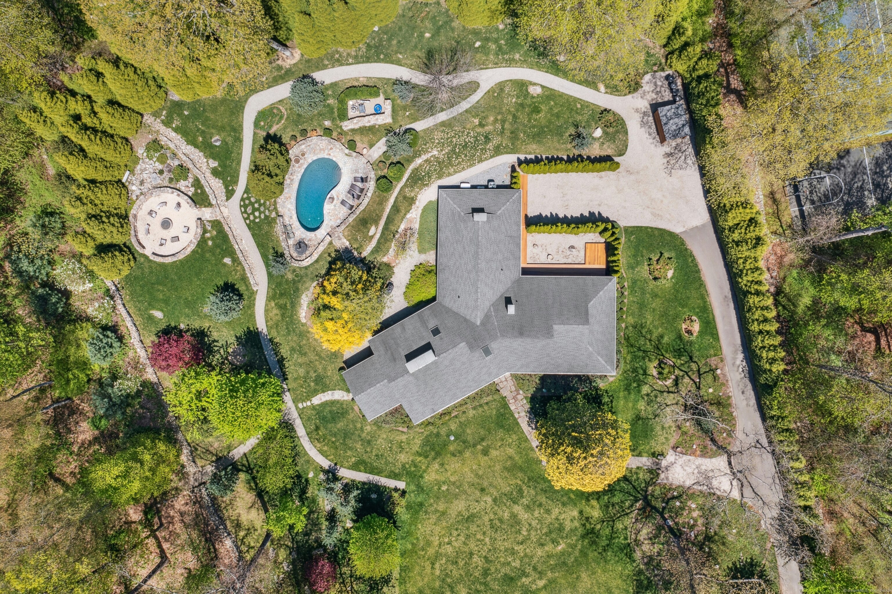 71 Boulderol, Stamford, Connecticut 06903