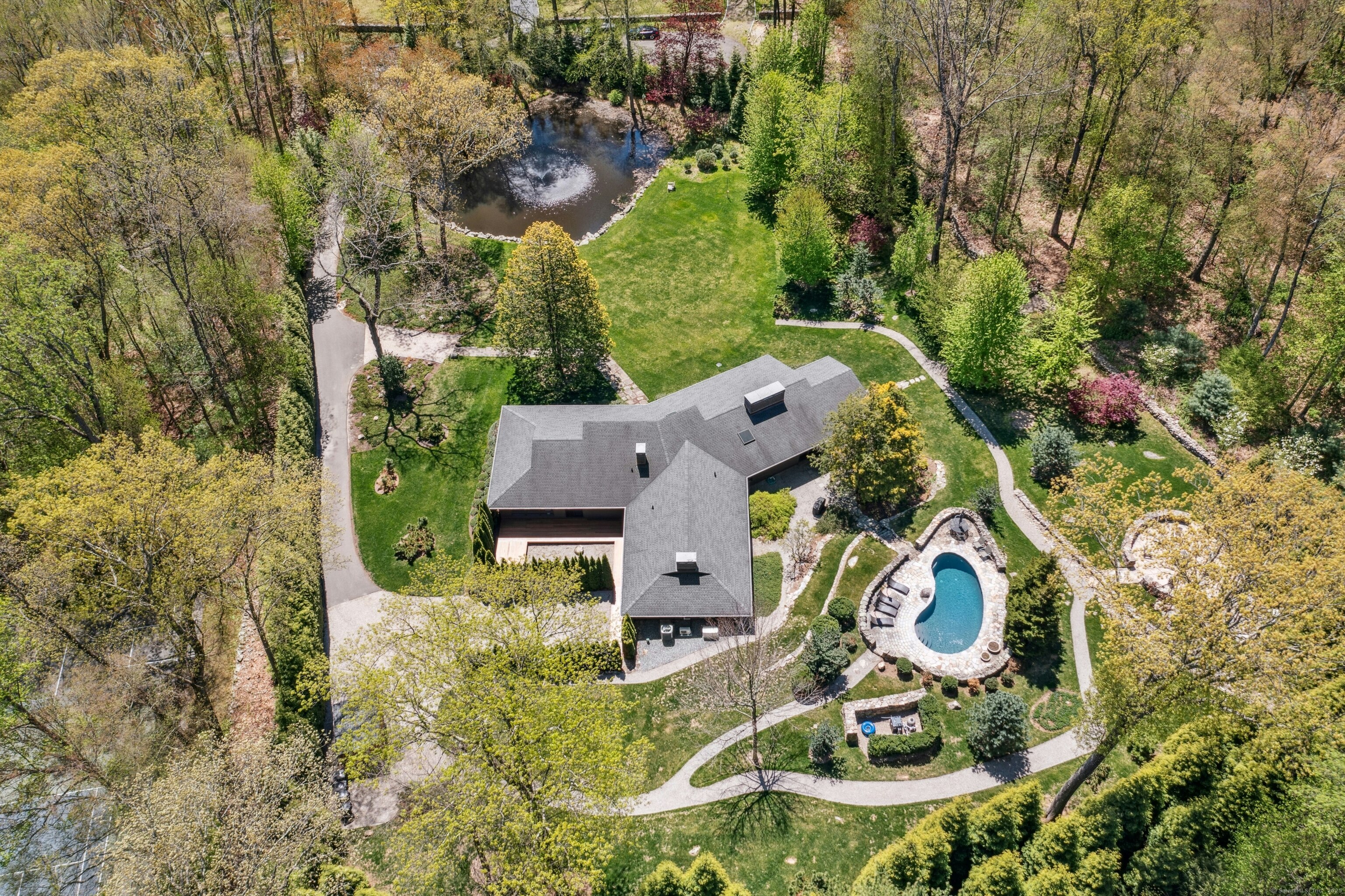 71 Boulderol, Stamford, Connecticut 06903