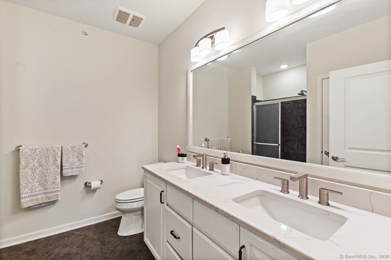 823 Center Meadow, Danbury, Connecticut 06810