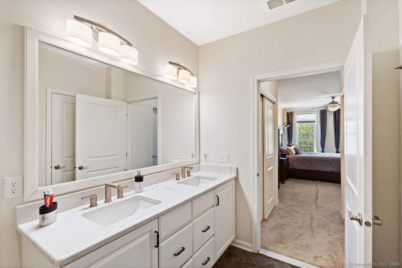 823 Center Meadow, Danbury, Connecticut 06810