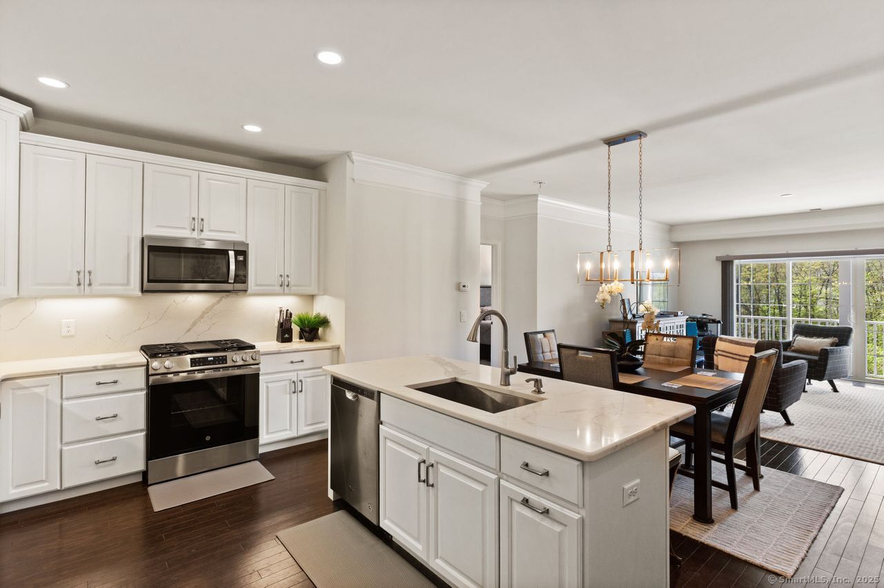 823 Center Meadow, Danbury, Connecticut 06810