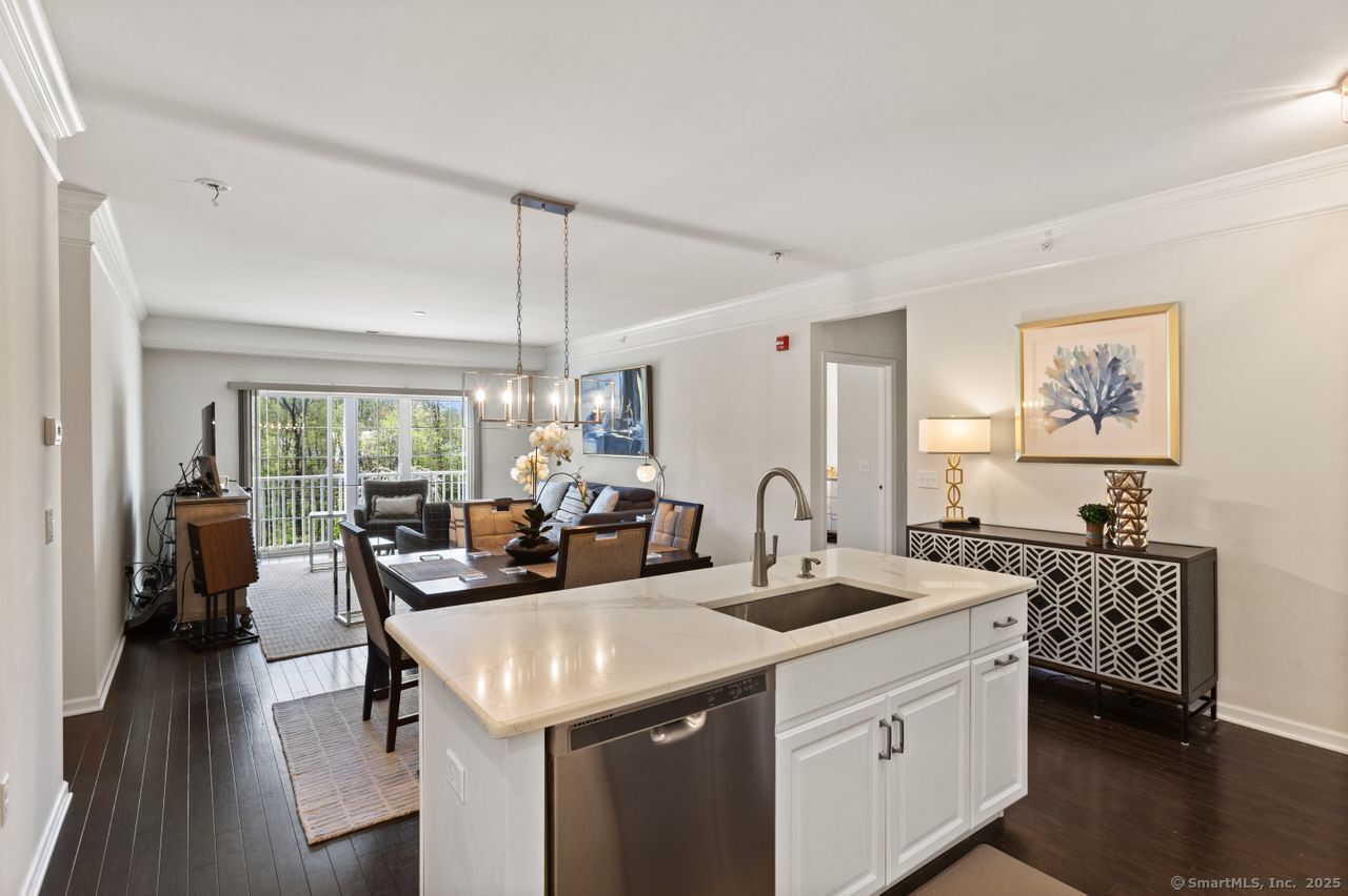 823 Center Meadow, Danbury, Connecticut 06810