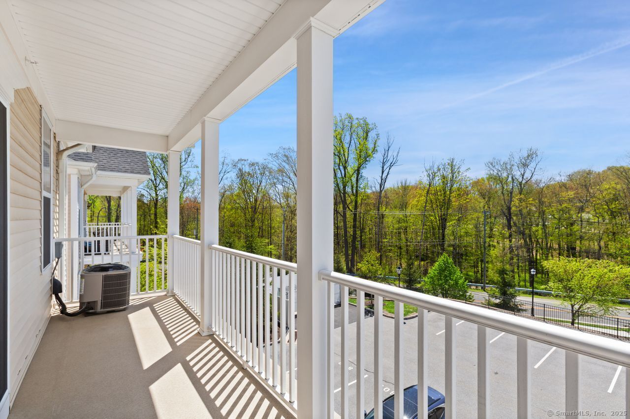 823 Center Meadow, Danbury, Connecticut 06810