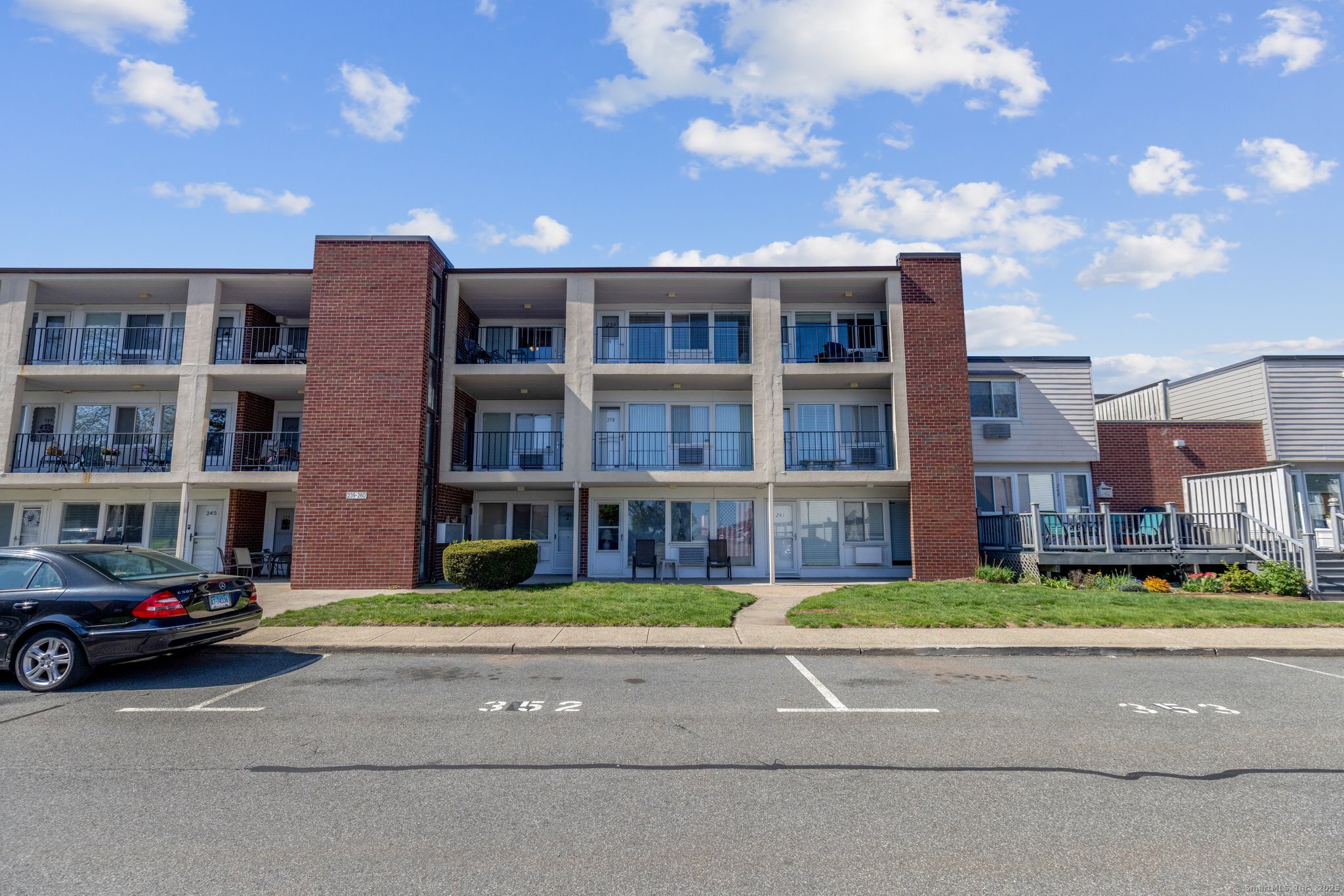 257 West, West Haven, Connecticut 06516