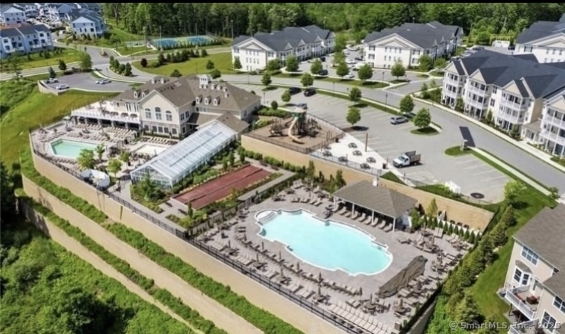 823 Center Meadow, Danbury, Connecticut 06810