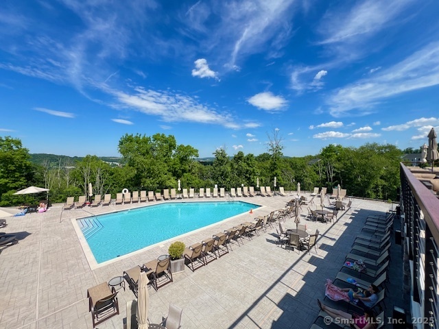 823 Center Meadow, Danbury, Connecticut 06810
