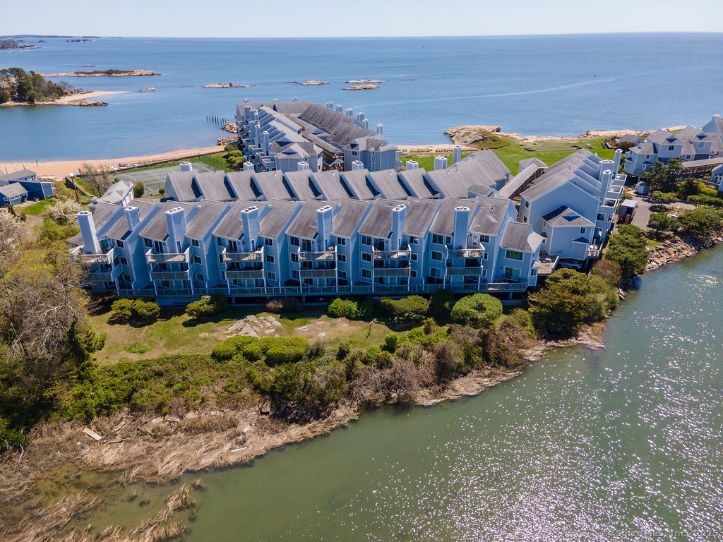 2 Mansfield Grove, East Haven, Connecticut 06512