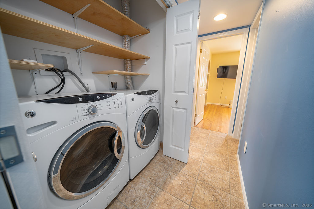2 Mansfield Grove, East Haven, Connecticut 06512