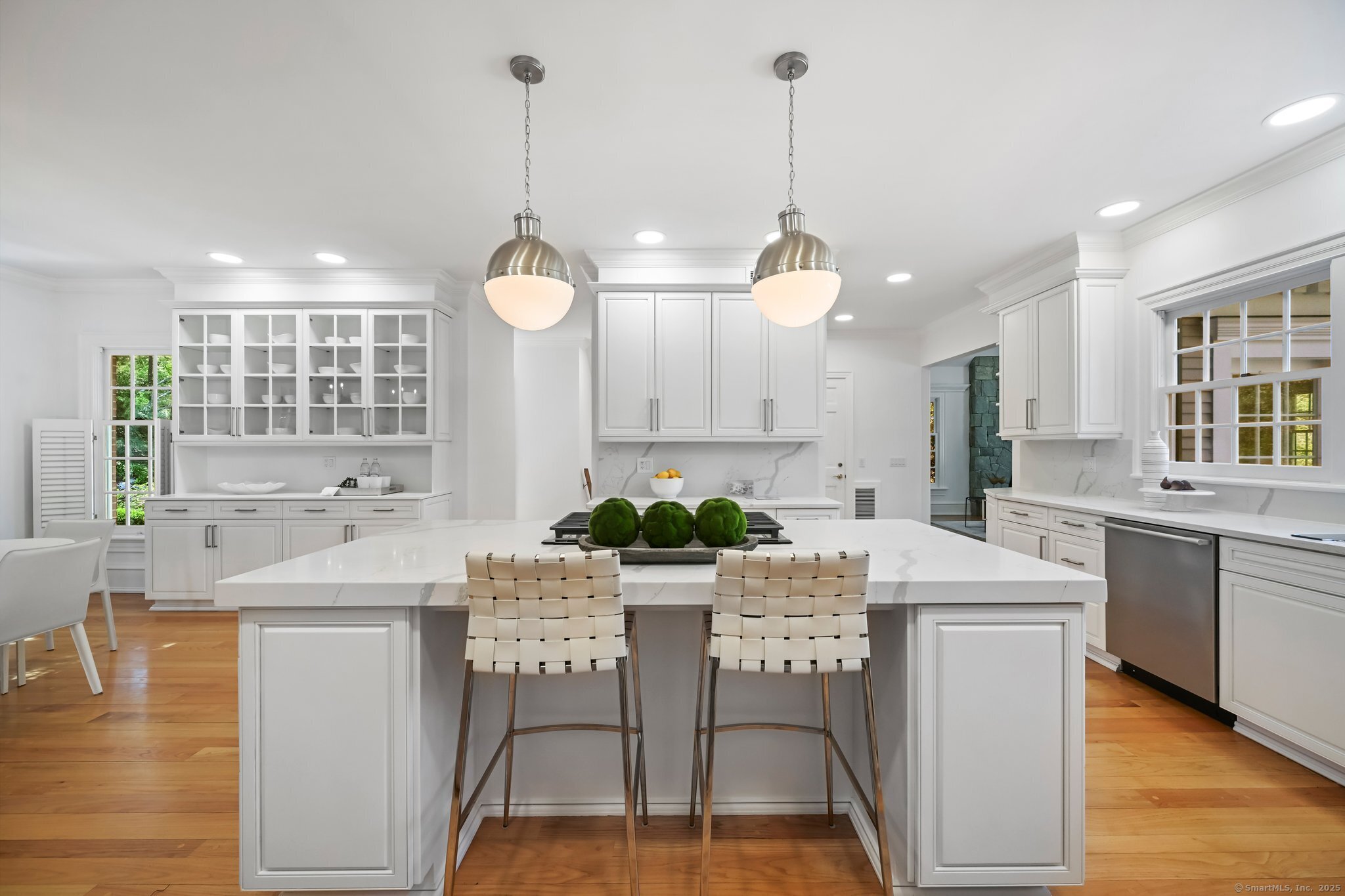 1187 Smith Ridge, New Canaan, Connecticut 06840