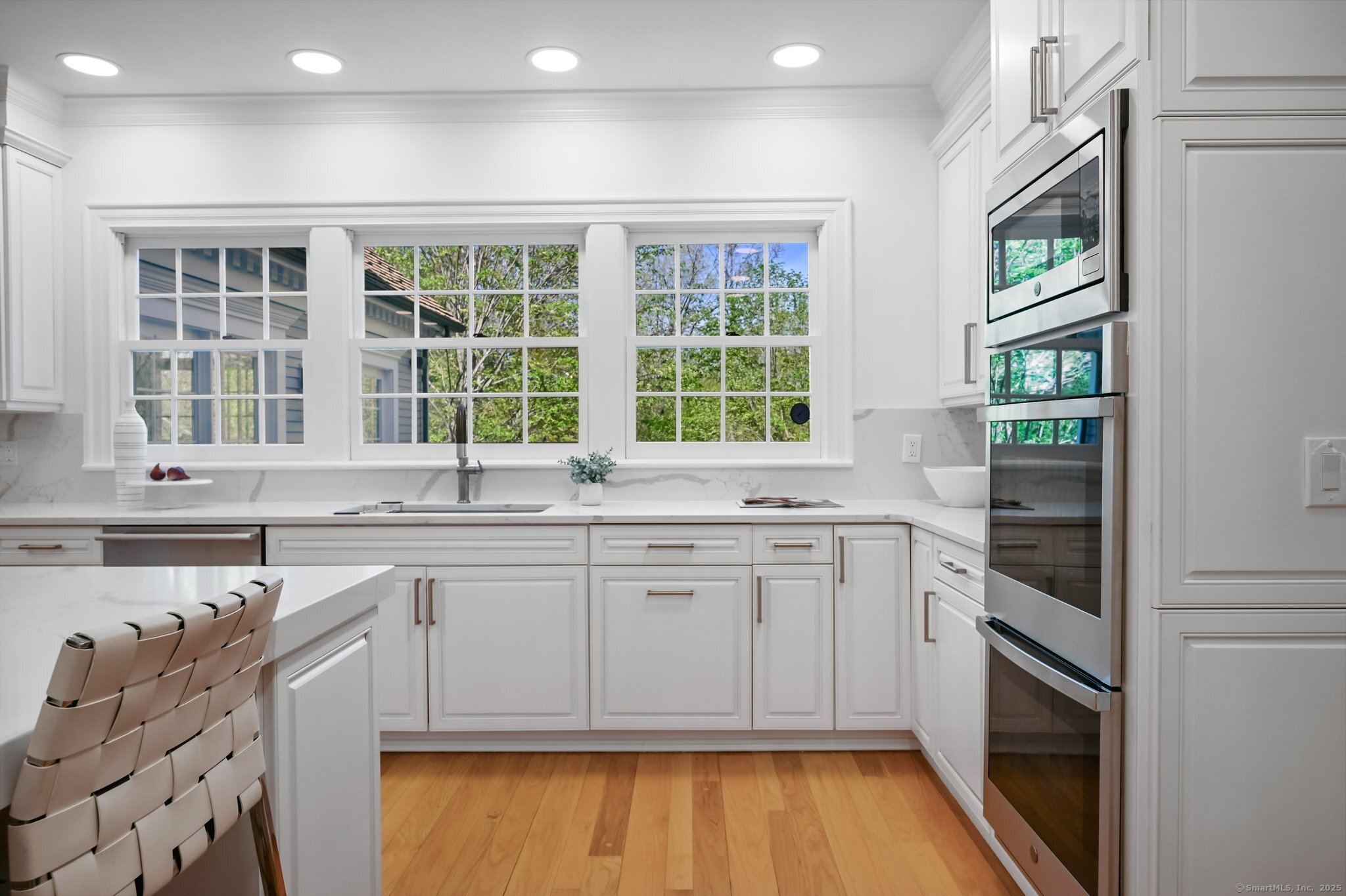 1187 Smith Ridge, New Canaan, Connecticut 06840