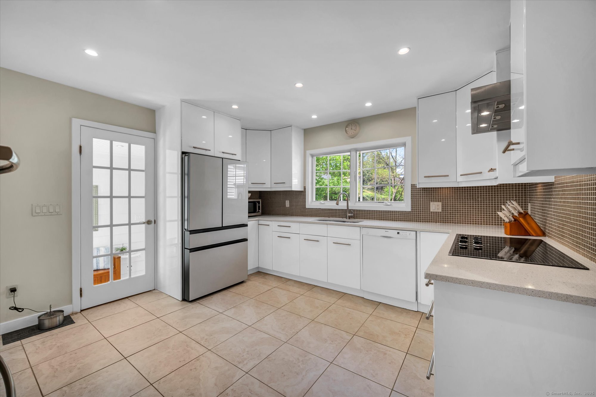27 Bettswood, Norwalk, Connecticut 06851