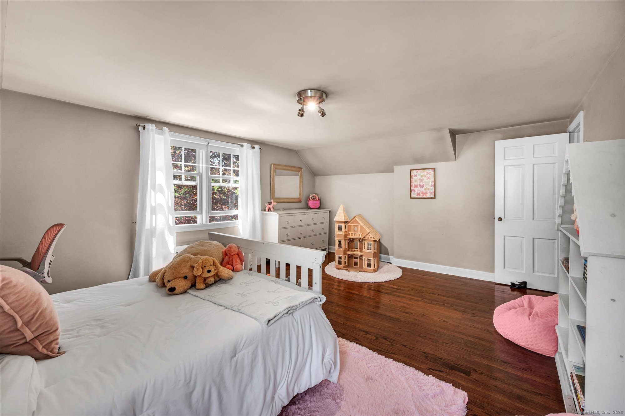 27 Bettswood, Norwalk, Connecticut 06851