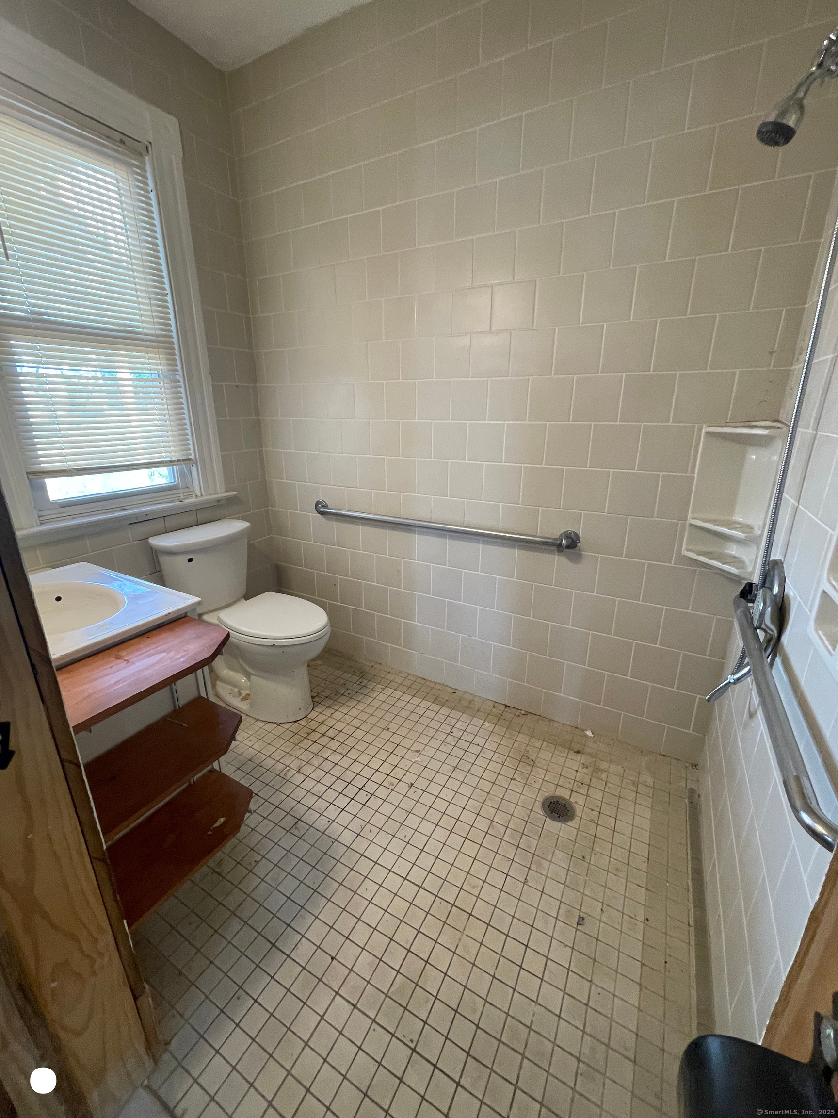 408 Blohm, West Haven, Connecticut 06516