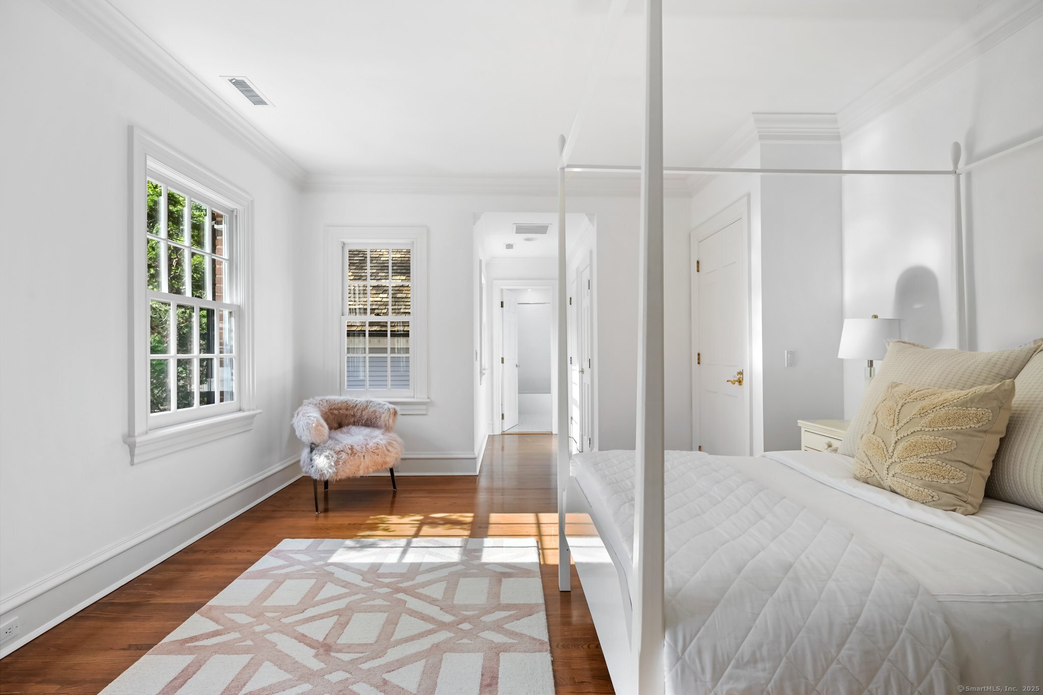 1187 Smith Ridge, New Canaan, Connecticut 06840