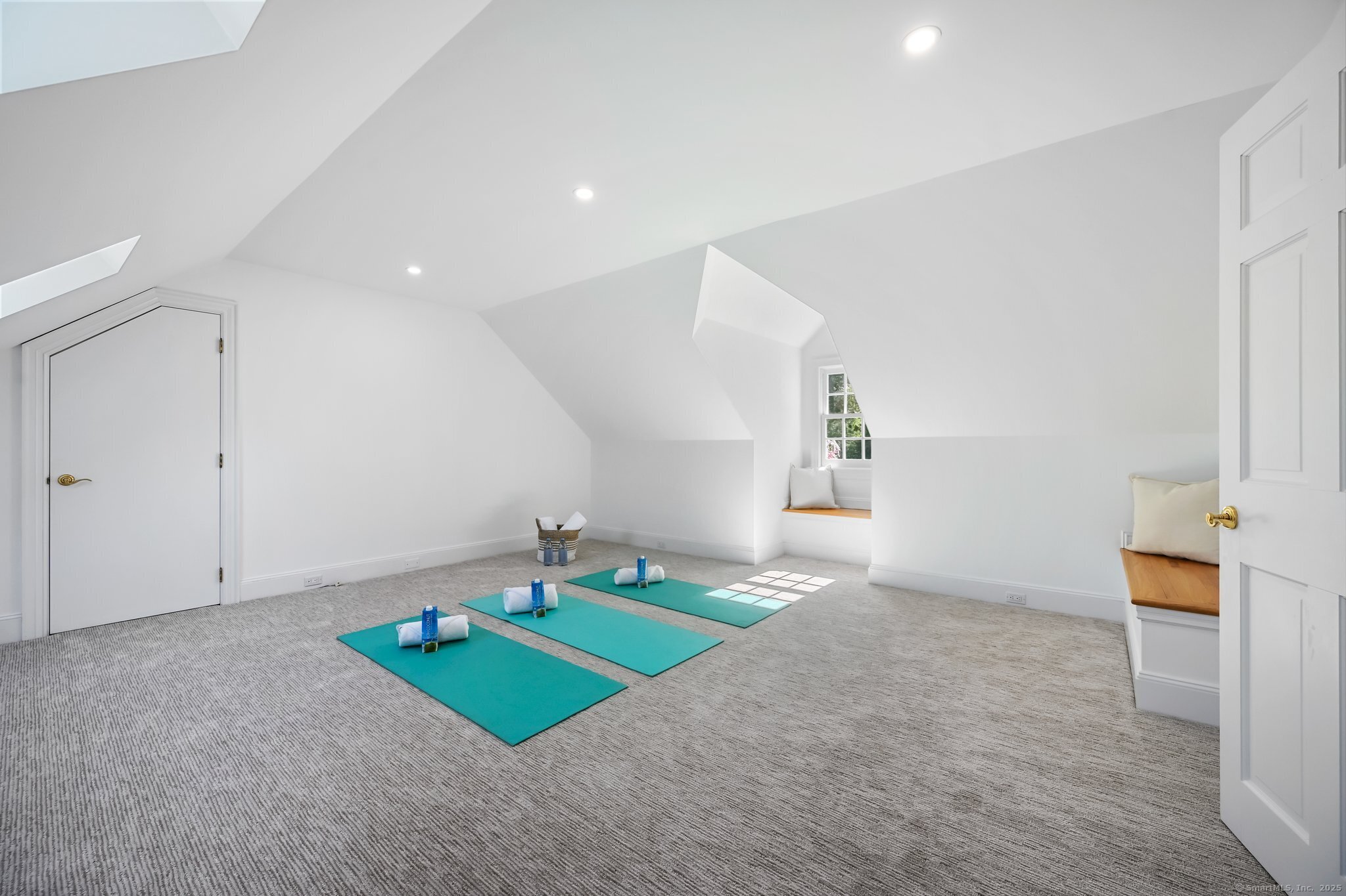 1187 Smith Ridge, New Canaan, Connecticut 06840