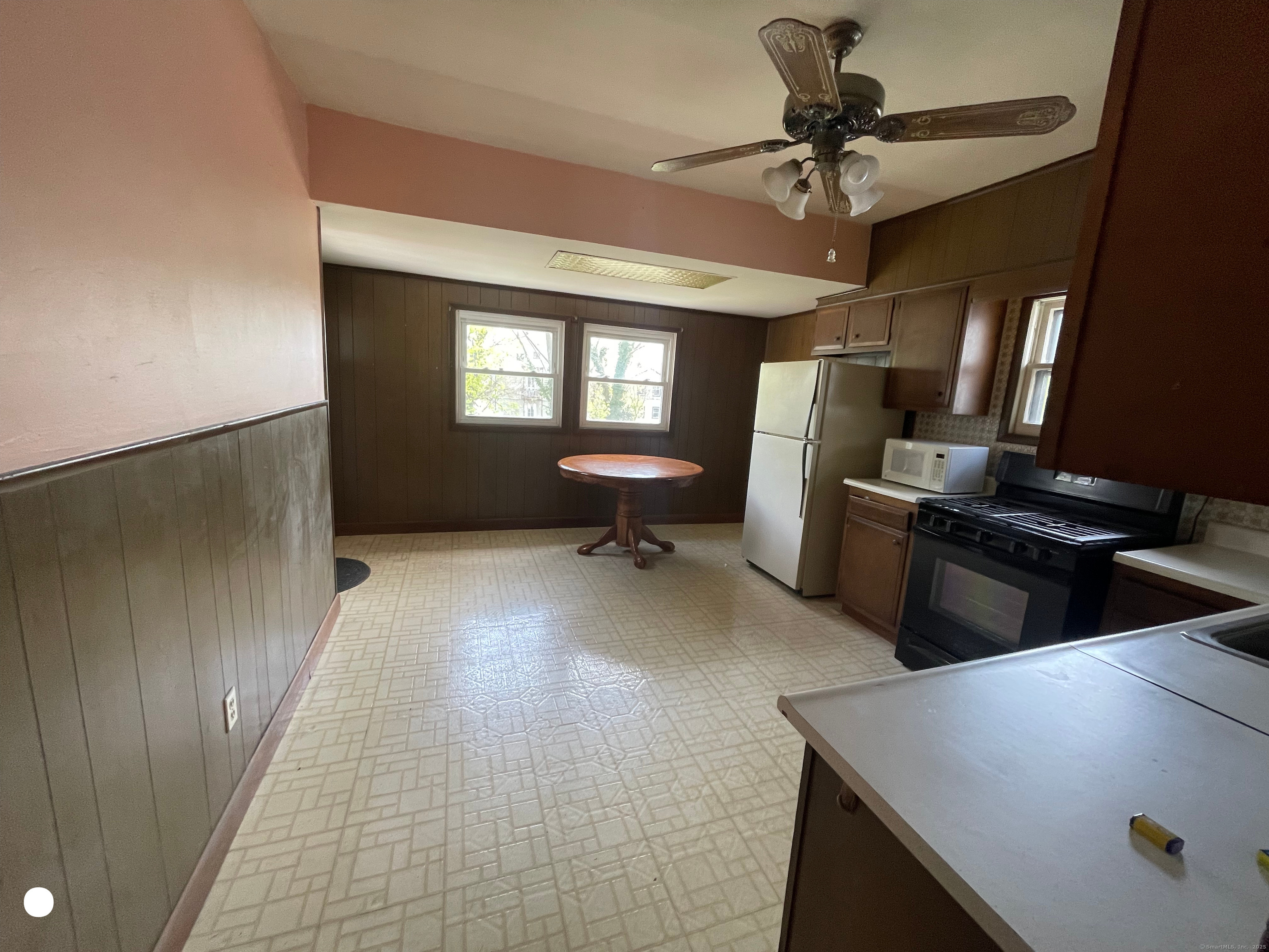 408 Blohm, West Haven, Connecticut 06516
