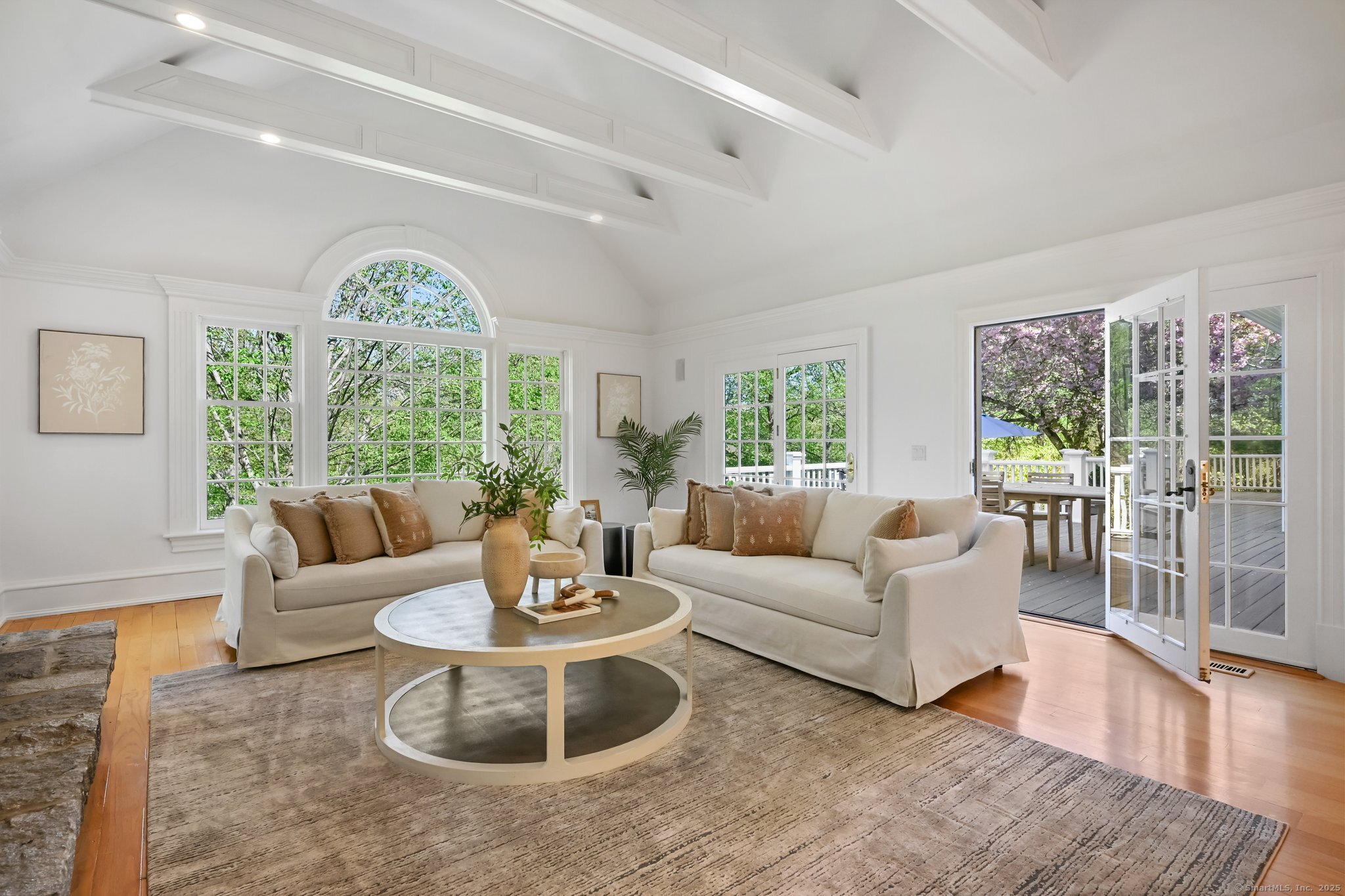 1187 Smith Ridge, New Canaan, Connecticut 06840