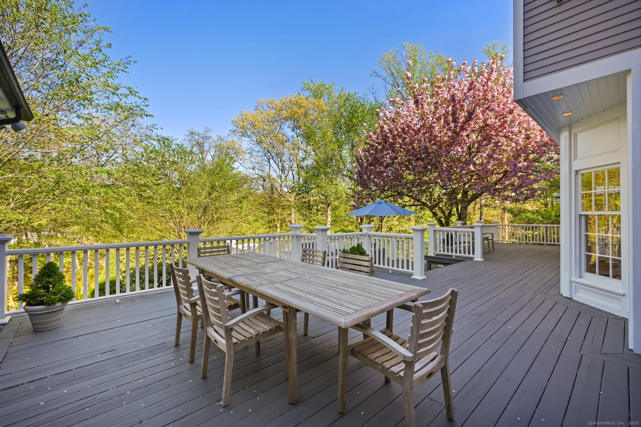 1187 Smith Ridge, New Canaan, Connecticut 06840