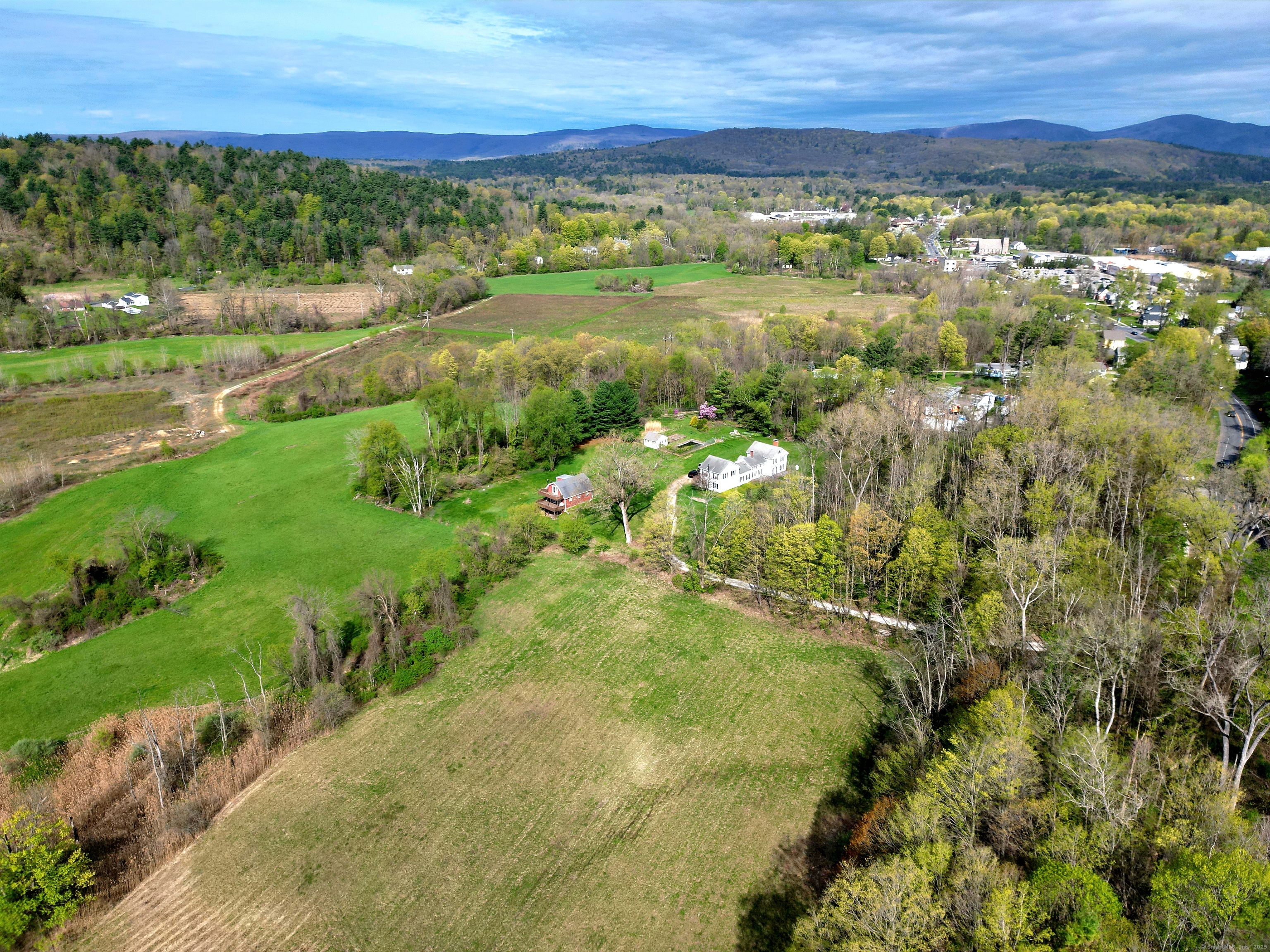 68 Main, North Canaan, Connecticut 06018