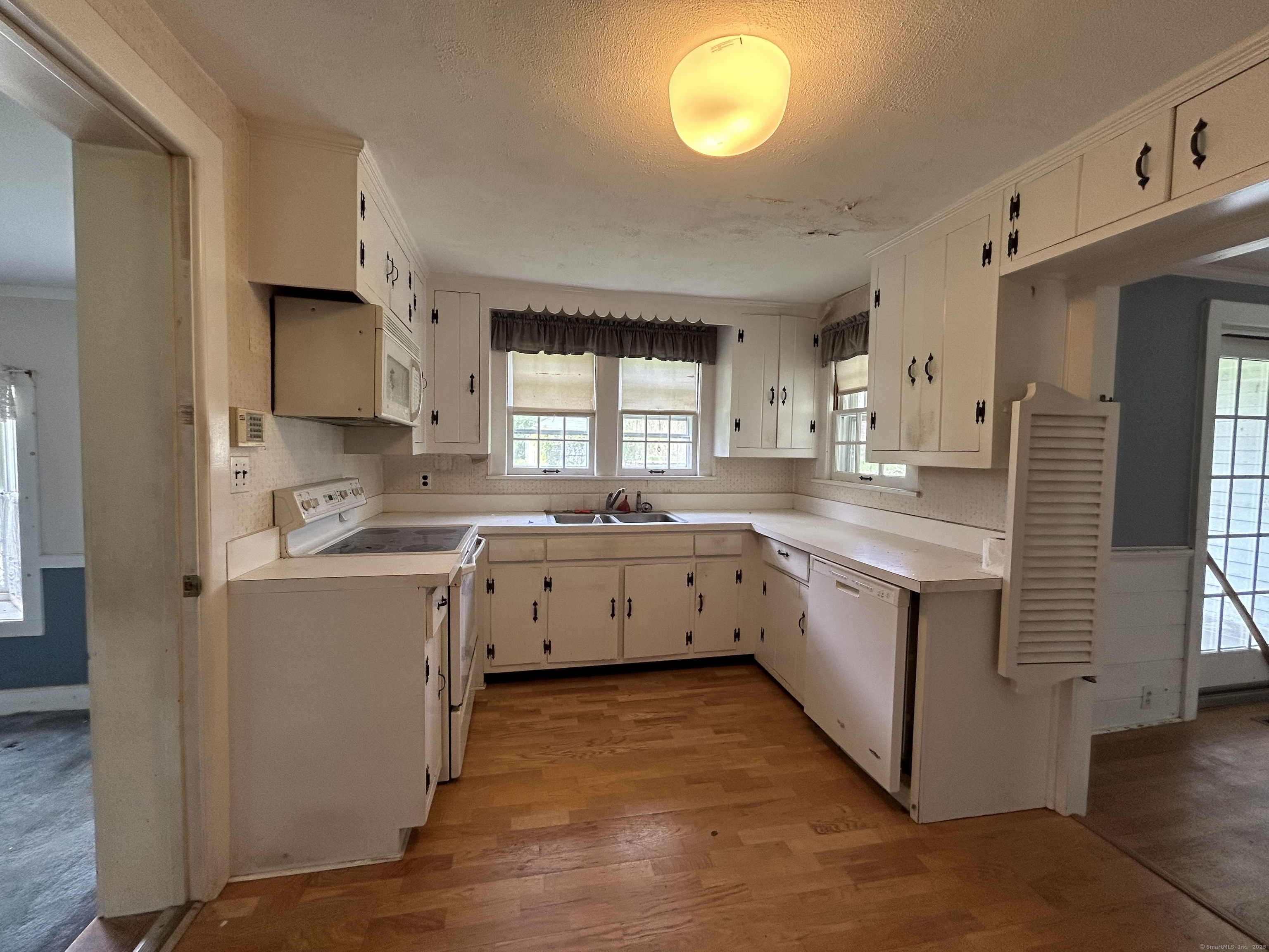 68 Main, North Canaan, Connecticut 06018