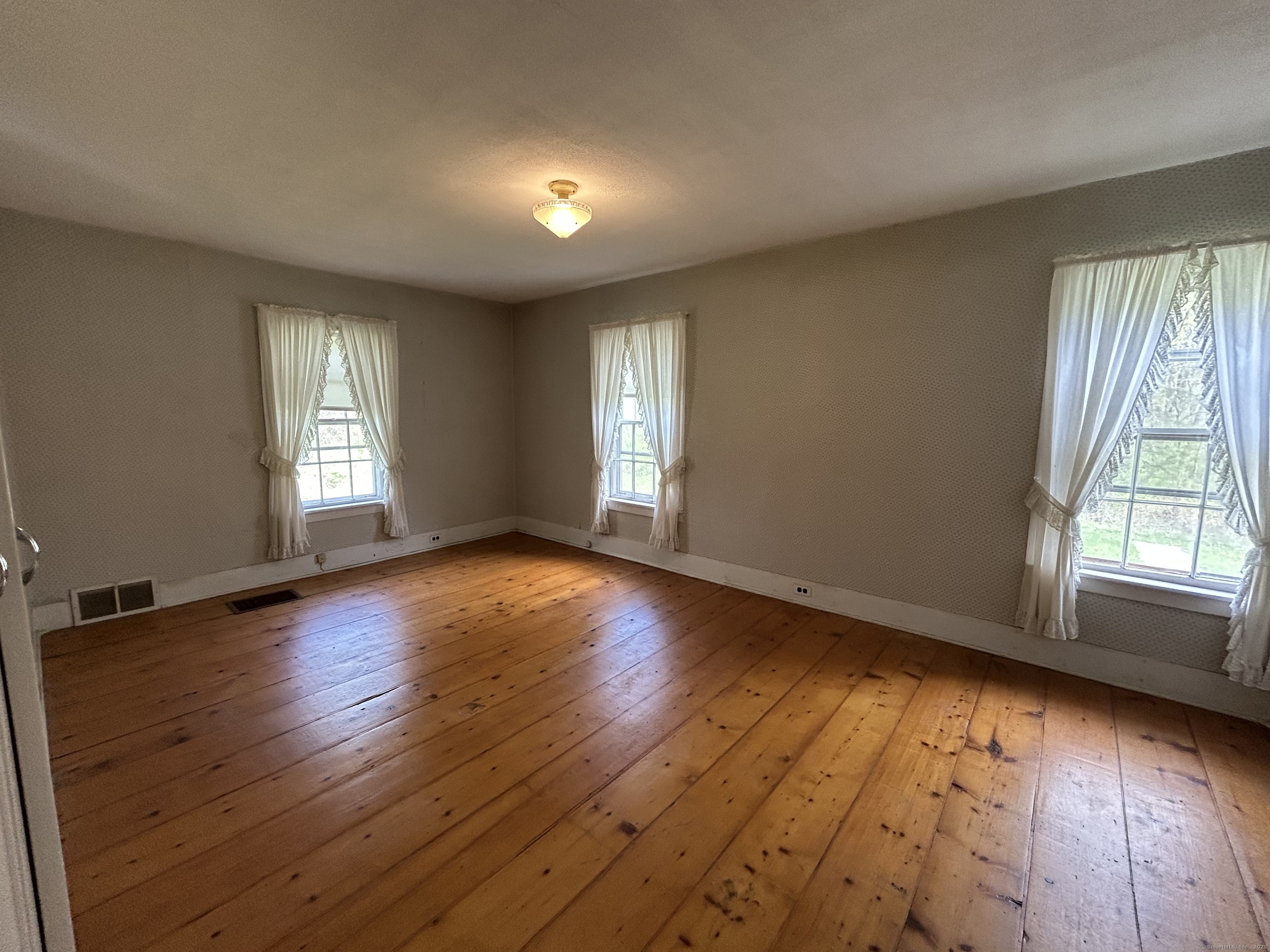 68 Main, North Canaan, Connecticut 06018