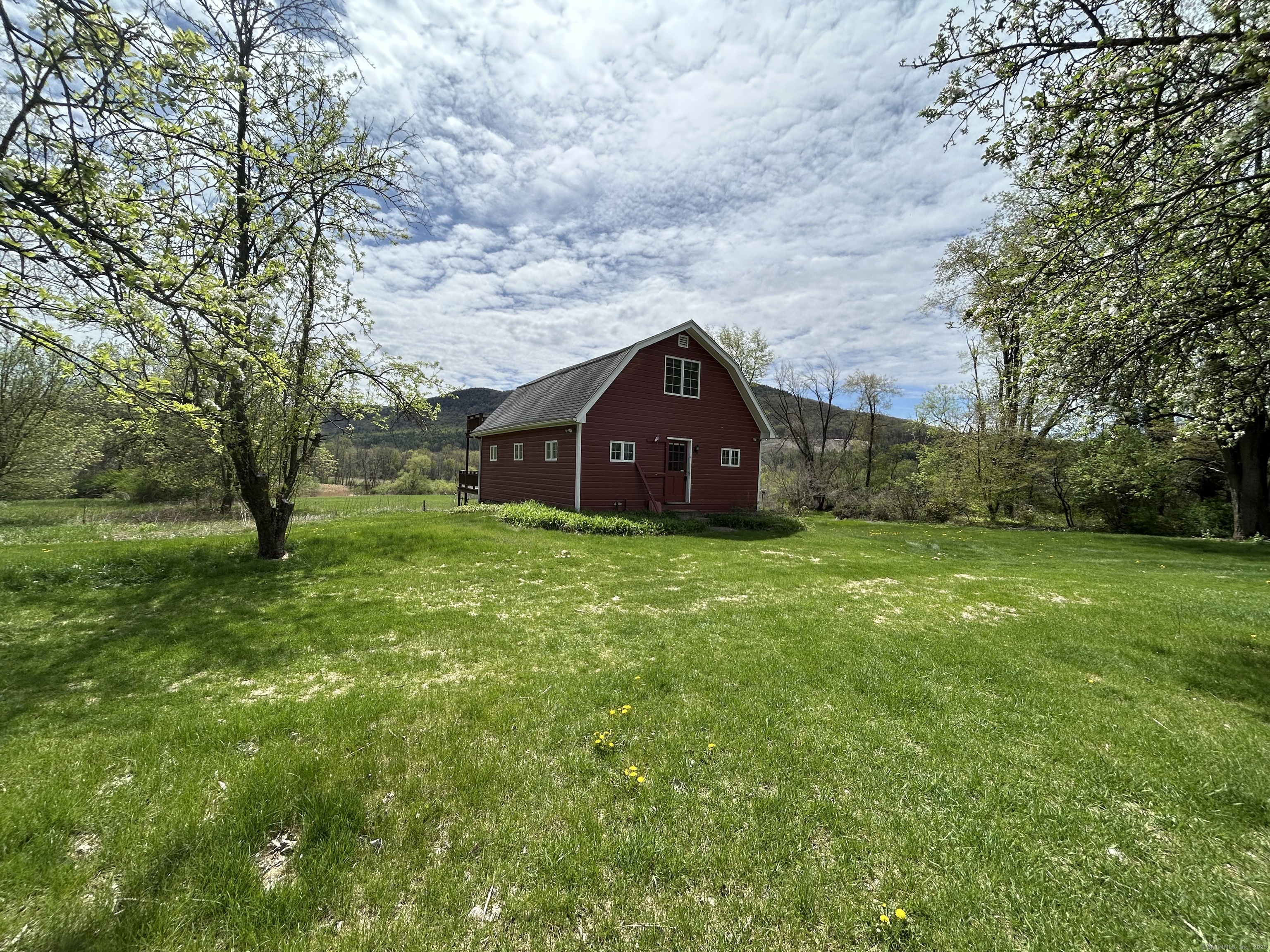 68 Main, North Canaan, Connecticut 06018