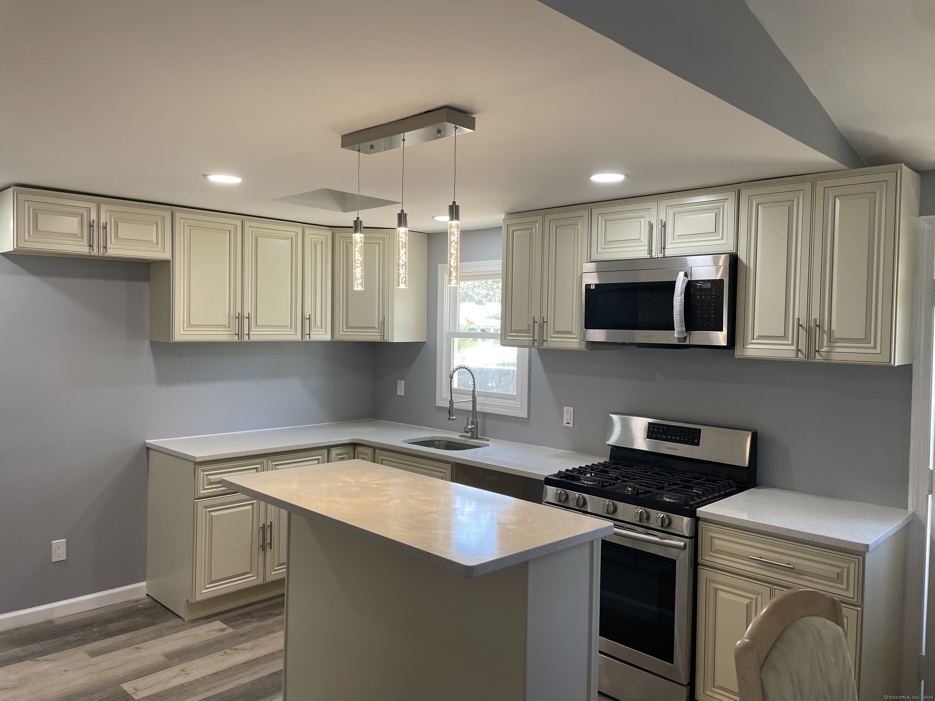 75 Edwards, Bridgeport, Connecticut 06606