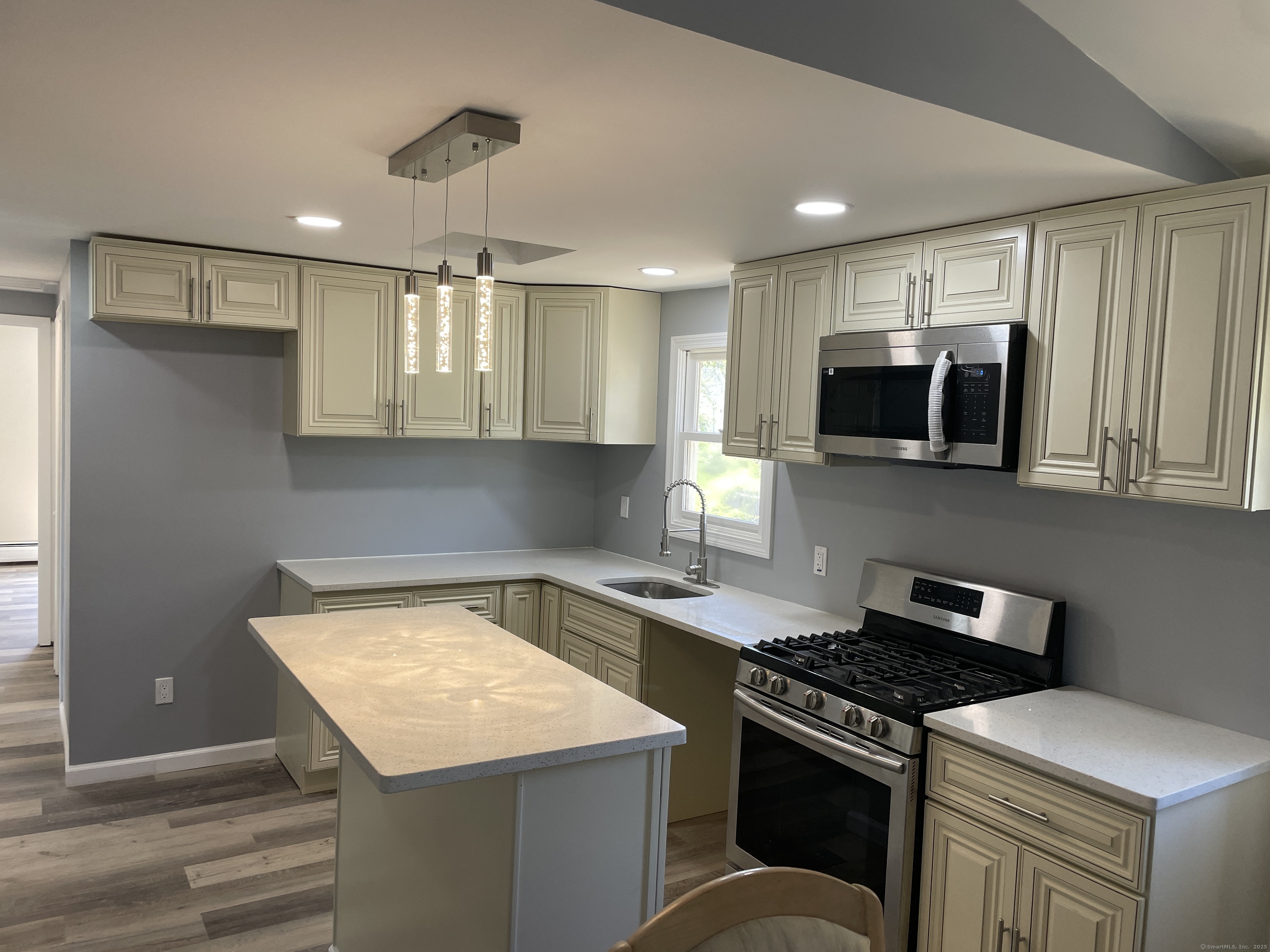 75 Edwards, Bridgeport, Connecticut 06606