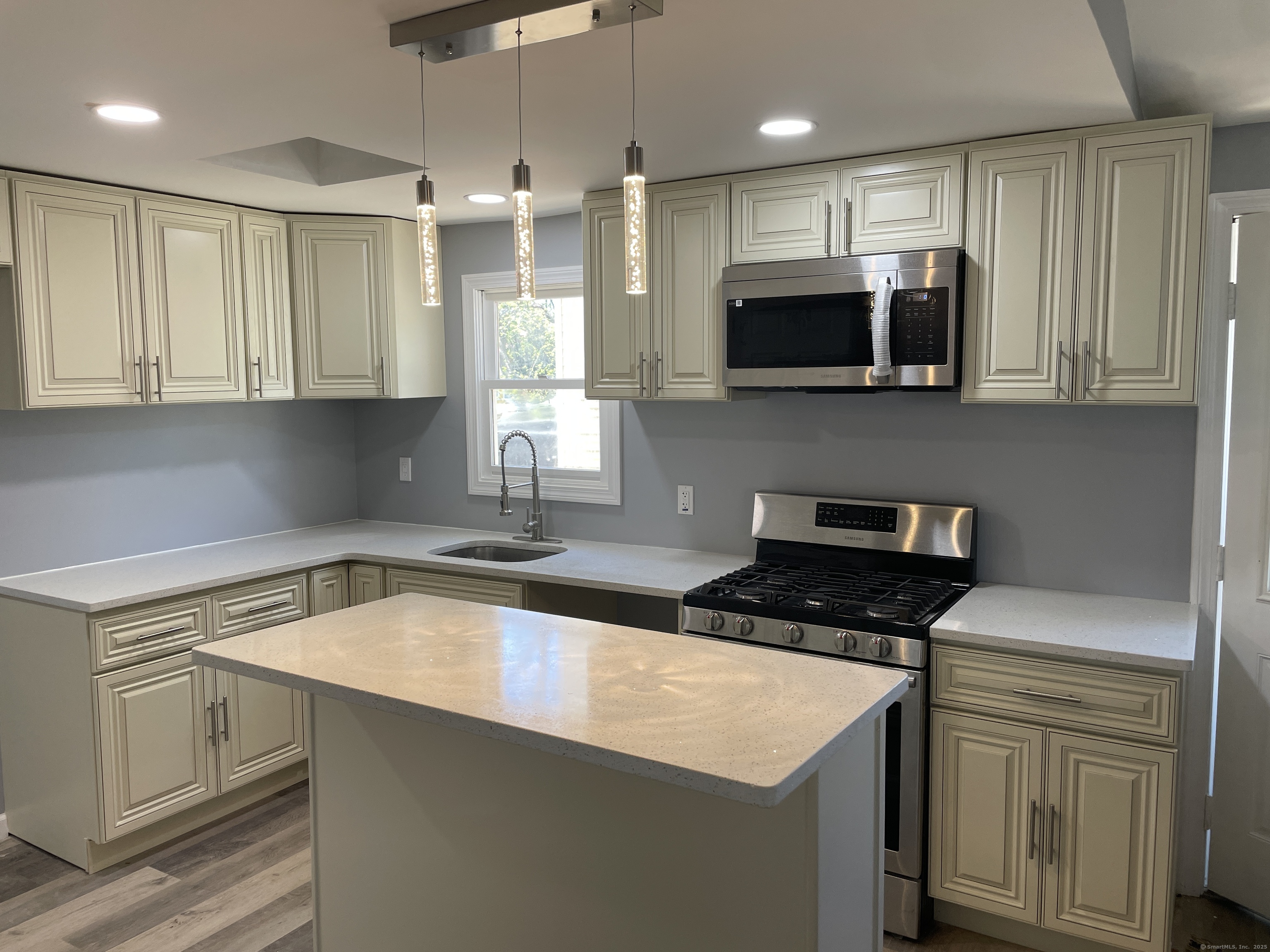 75 Edwards, Bridgeport, Connecticut 06606