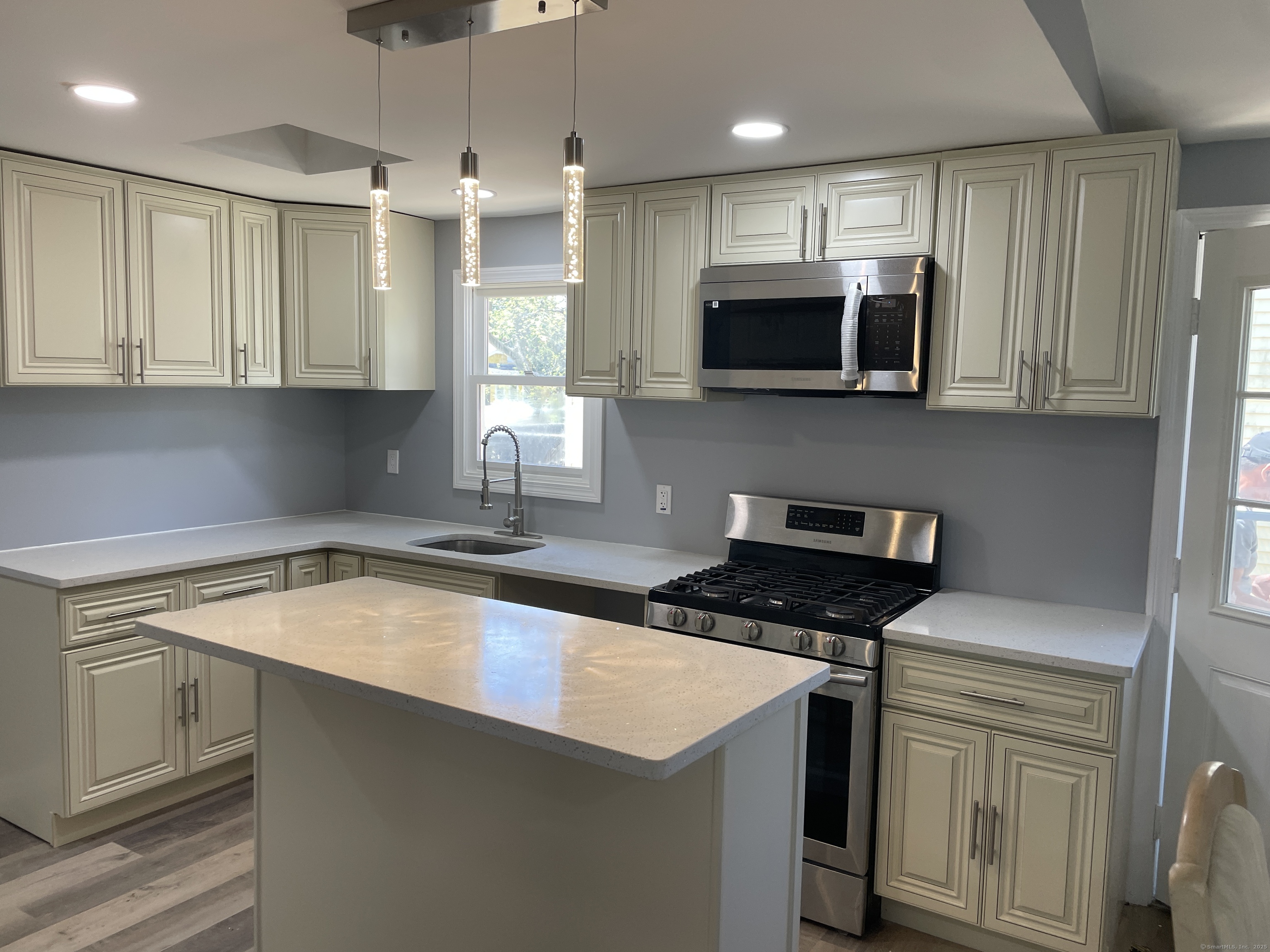 75 Edwards, Bridgeport, Connecticut 06606