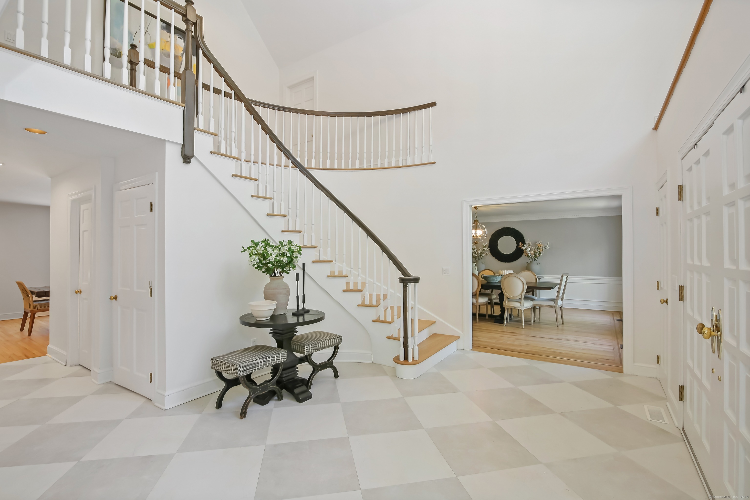 168 Cedarwood, Stamford, Connecticut 06903