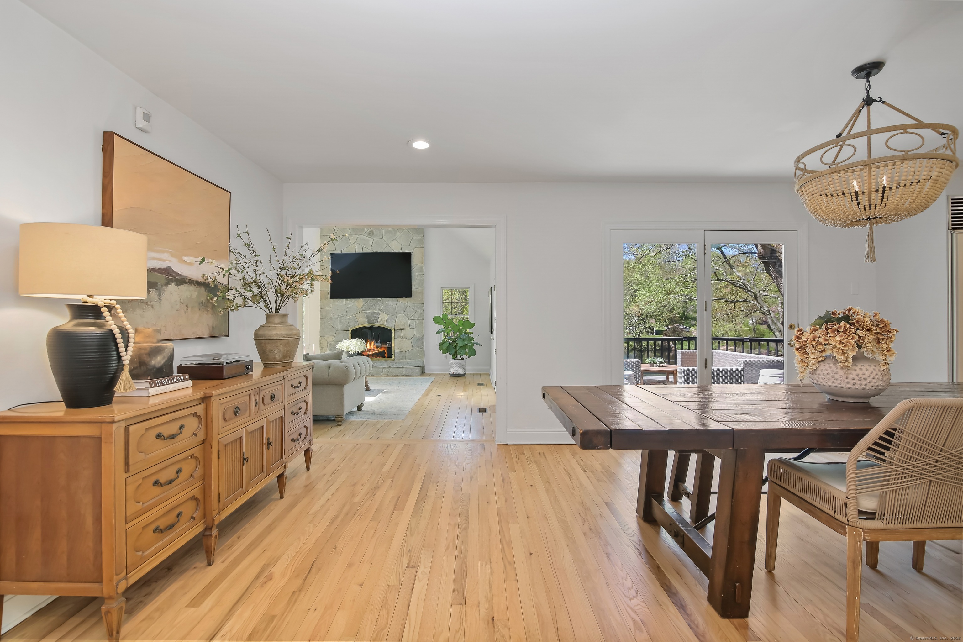 168 Cedarwood, Stamford, Connecticut 06903