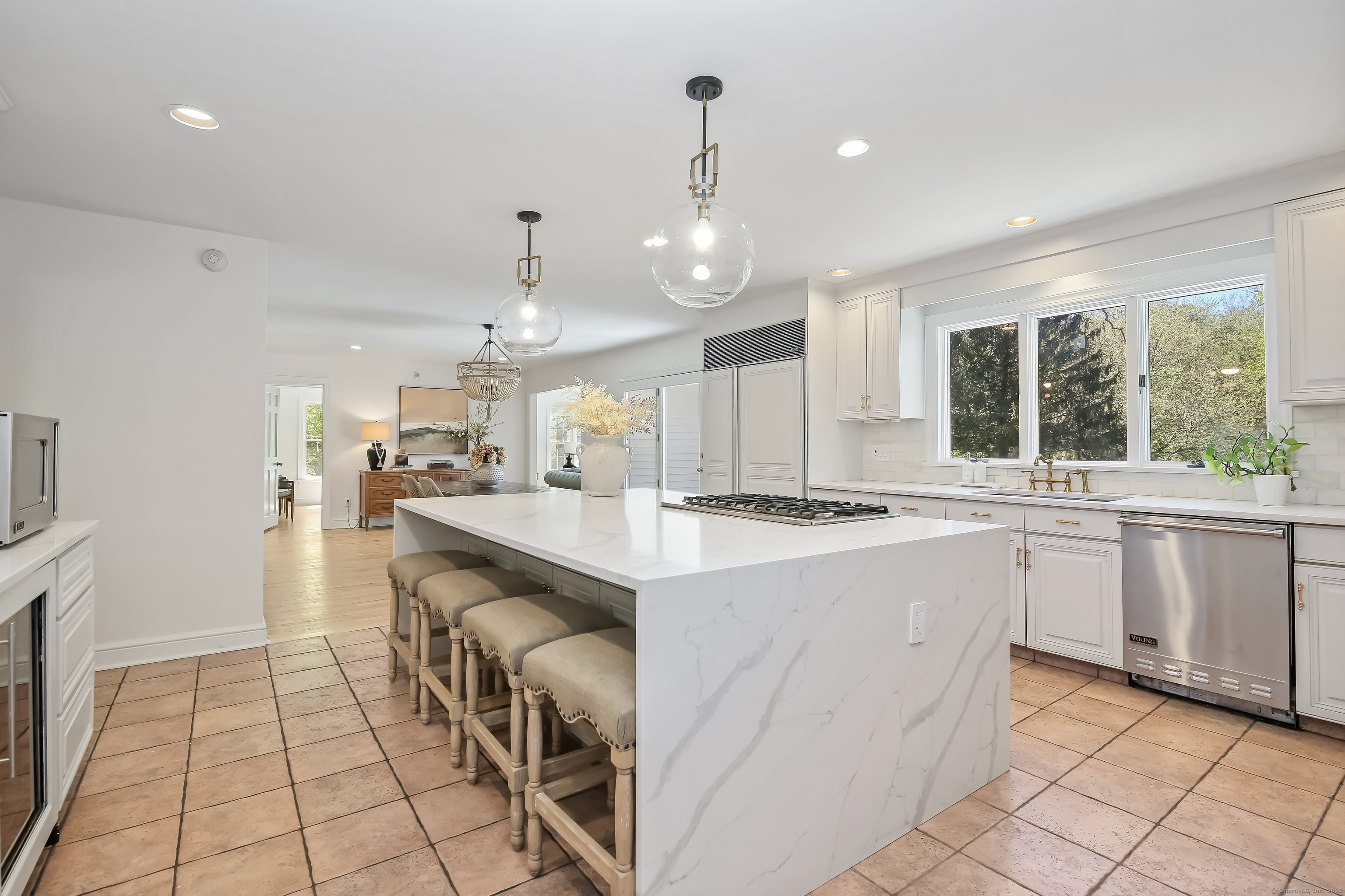 168 Cedarwood, Stamford, Connecticut 06903